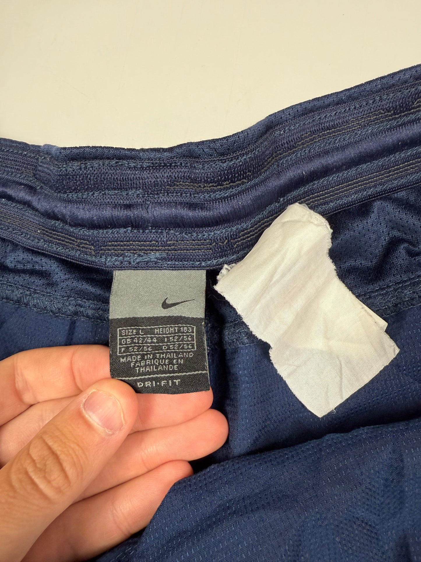 Vintage Barcelona 2002/03 Nike away football shorts (L)