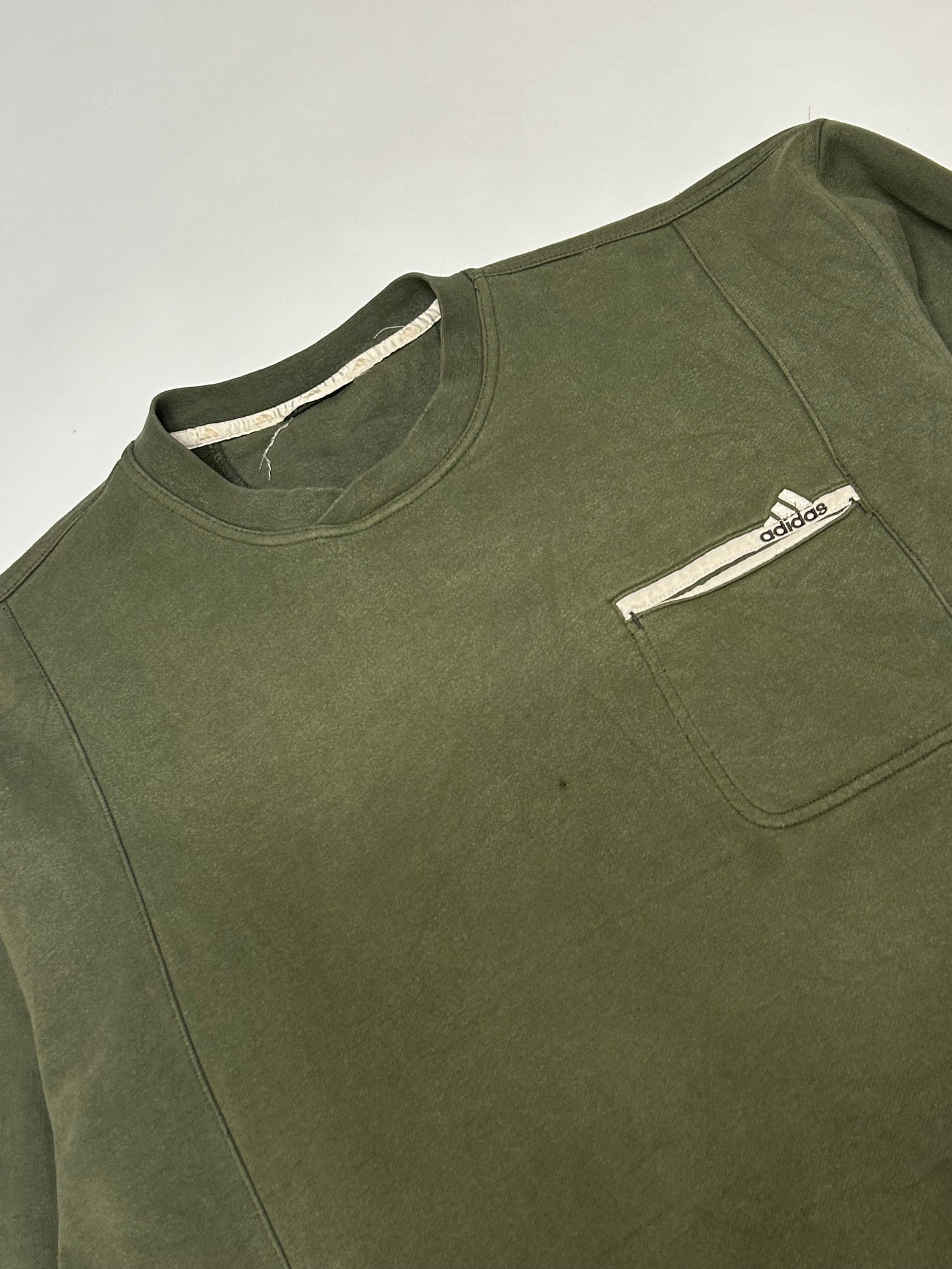 Vintage Adidas small logo sweatshirt (L)