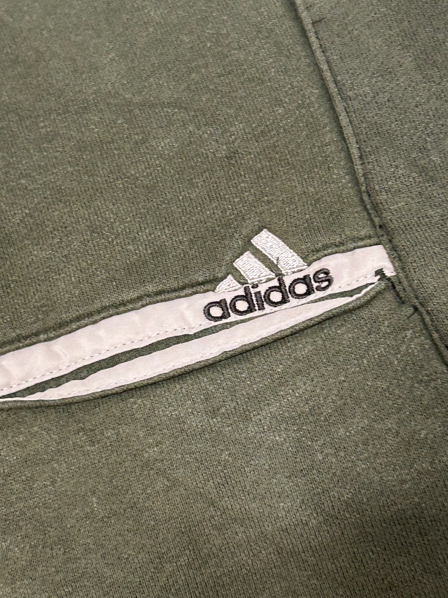 Vintage Adidas small logo sweatshirt (L)