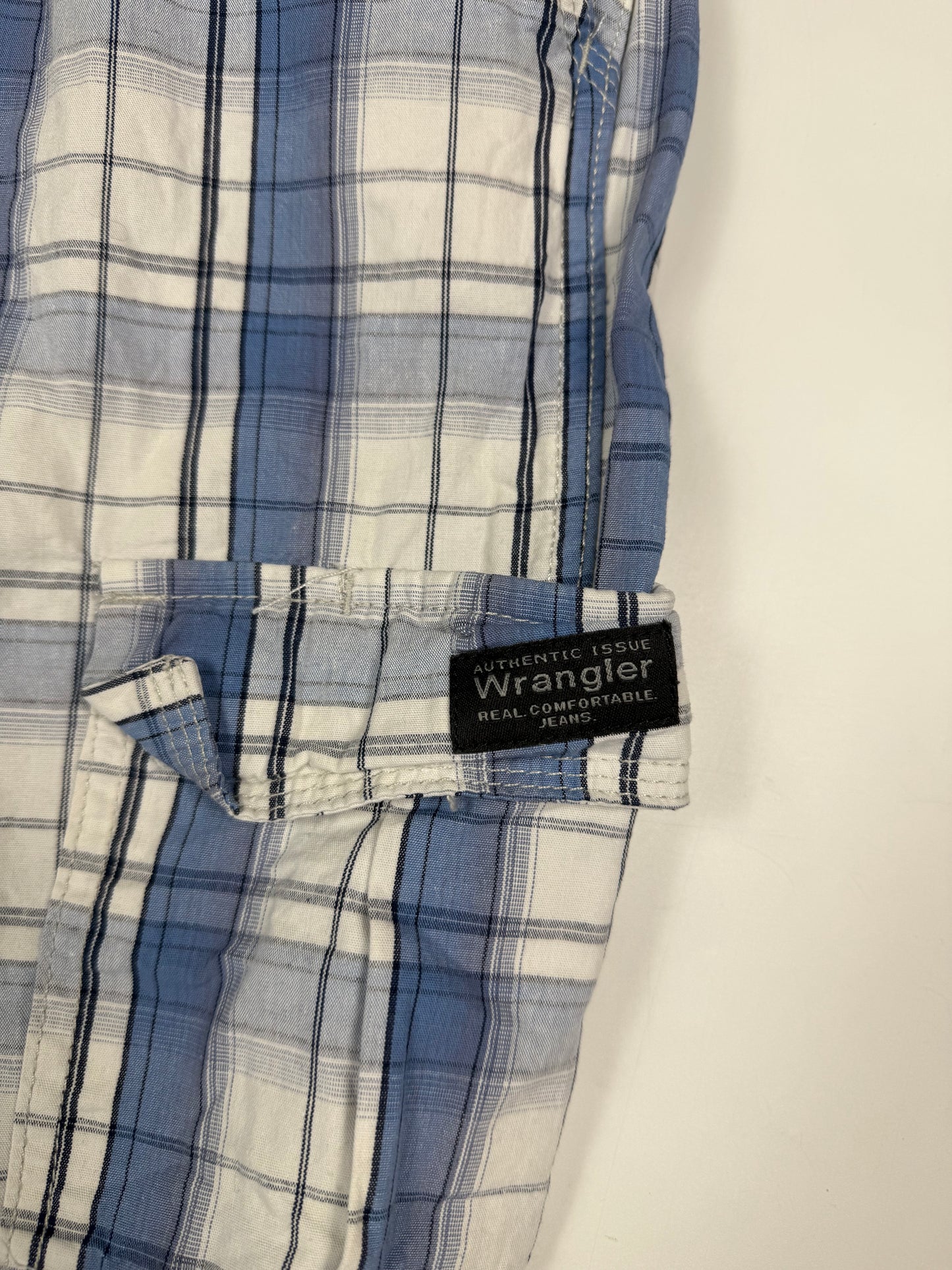Vintage Wrangler baggy checkered cargo shorts (W38)