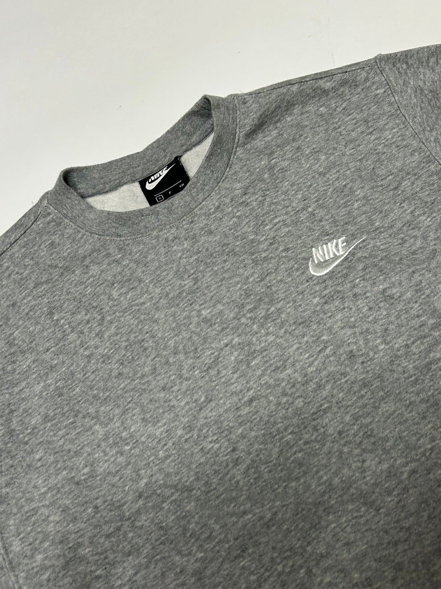 Nike essentials sweatshirt (S)