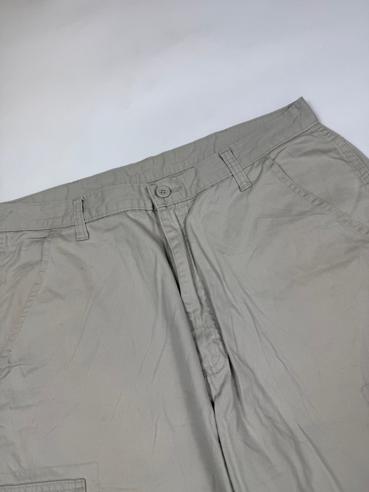 Vintage Wrangler baggy cargo shorts (W34)