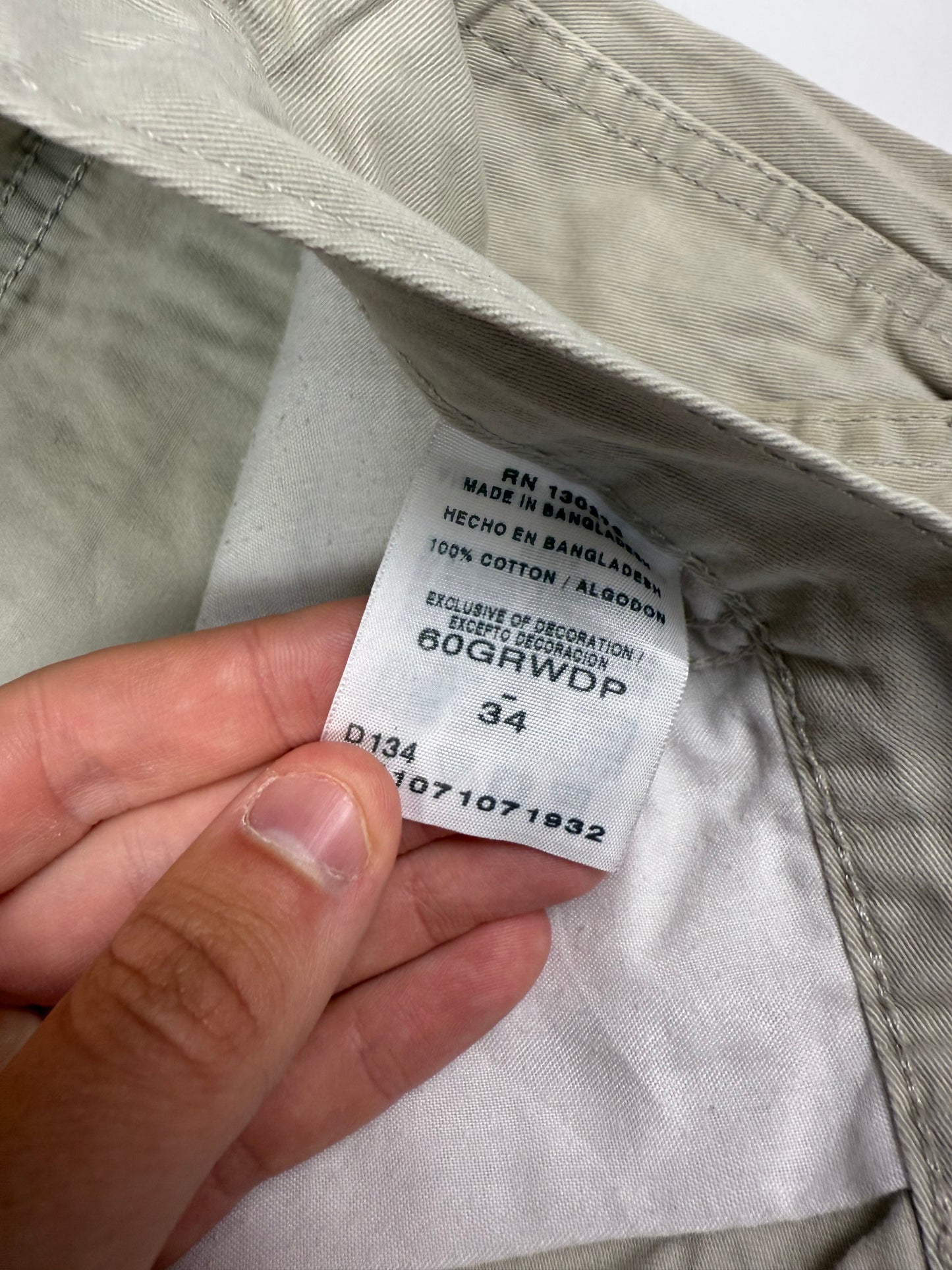 Vintage Wrangler baggy cargo shorts (W34)