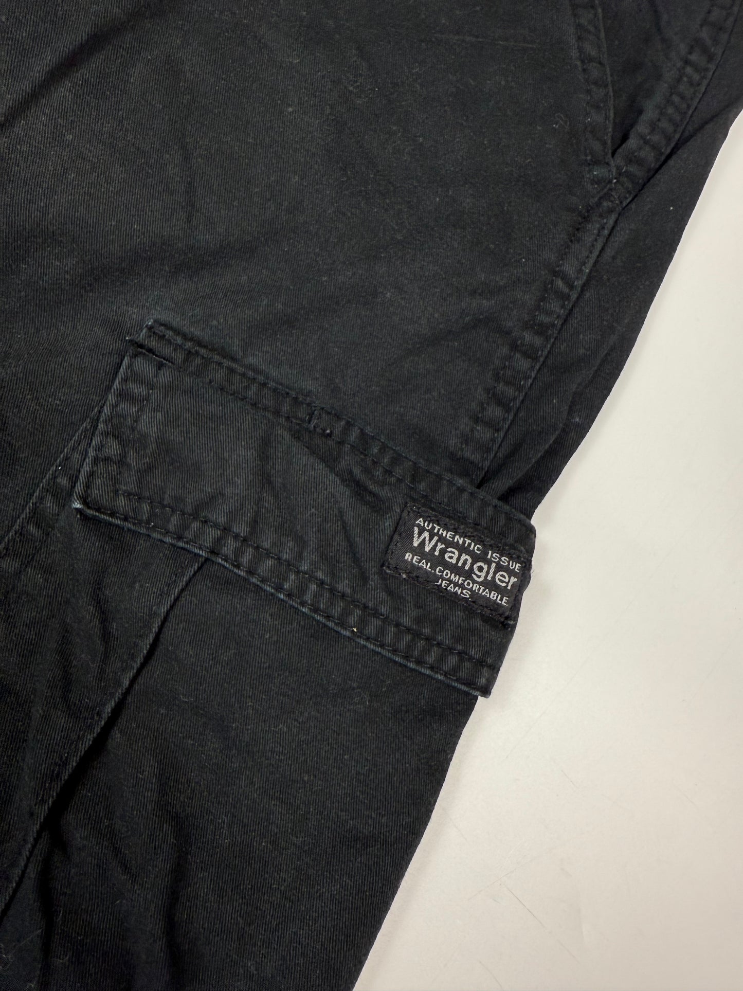 Vintage Wrangler baggy cargo shorts (W34)