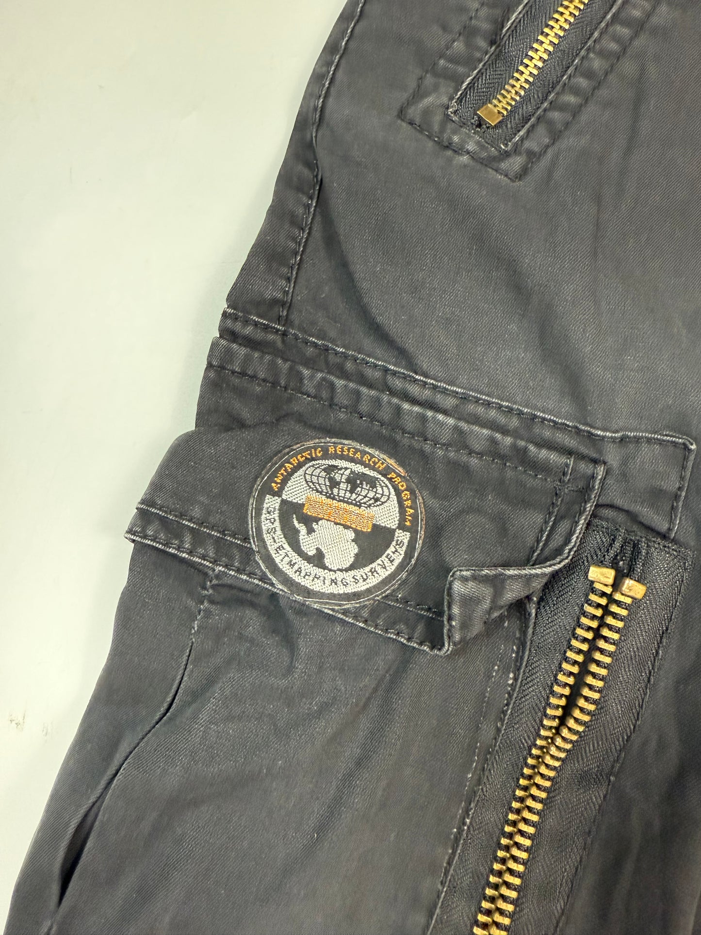 Vintage Napapijri baggy cargo shorts (W36)