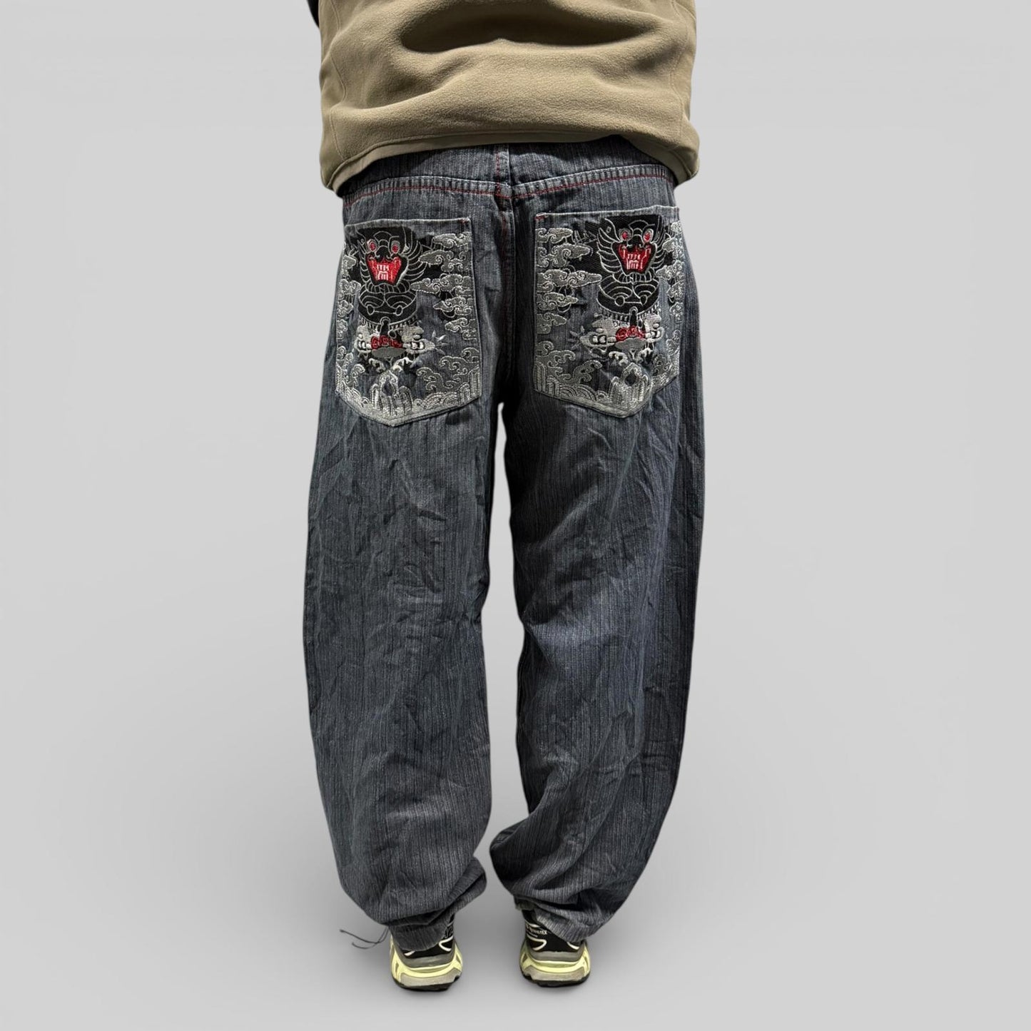 Vintage Y2K embroidered baggy hip hop Jeans (W34)