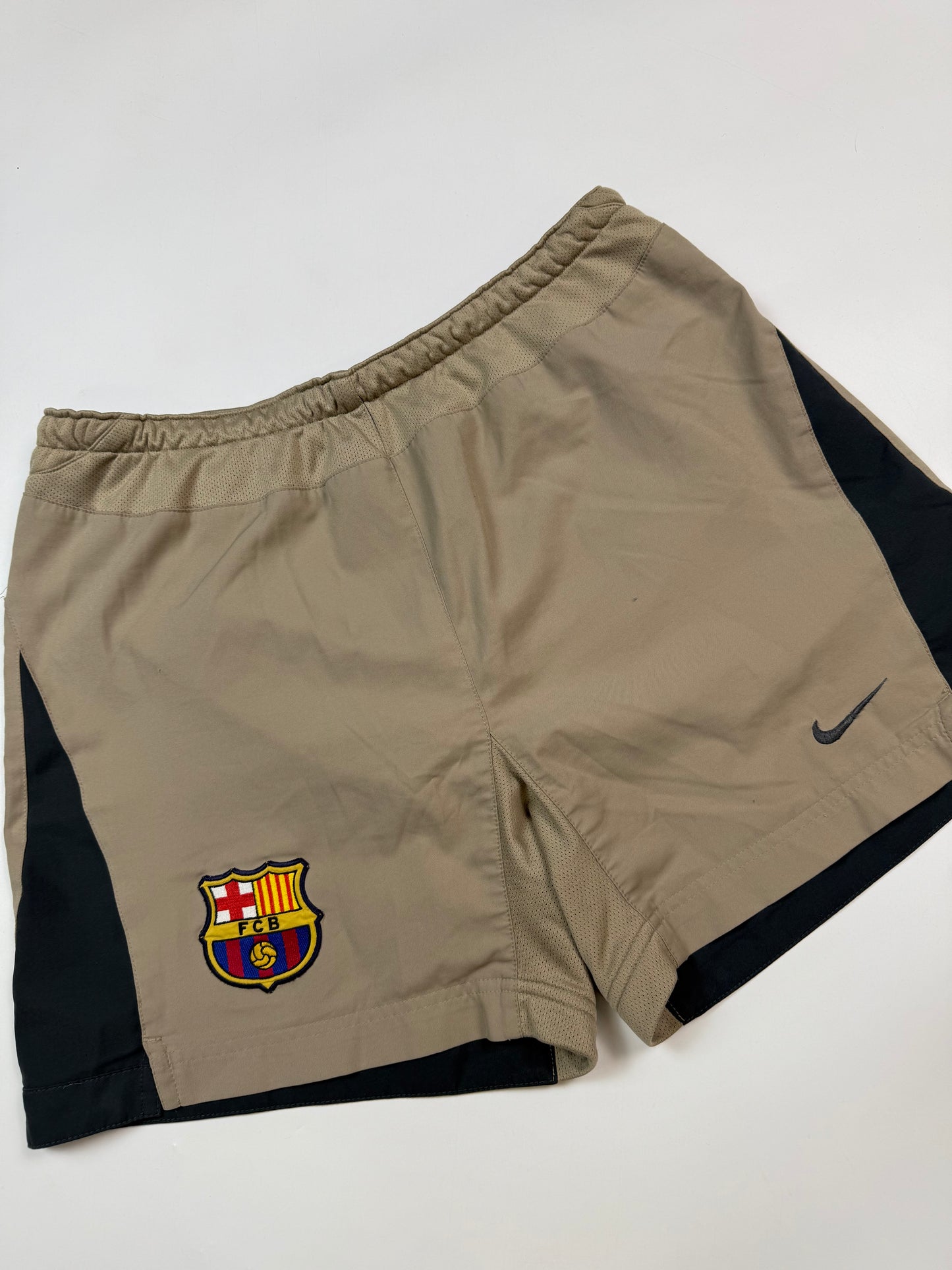 Vintage Barcelona 2003-05 Nike away football shorts (M)
