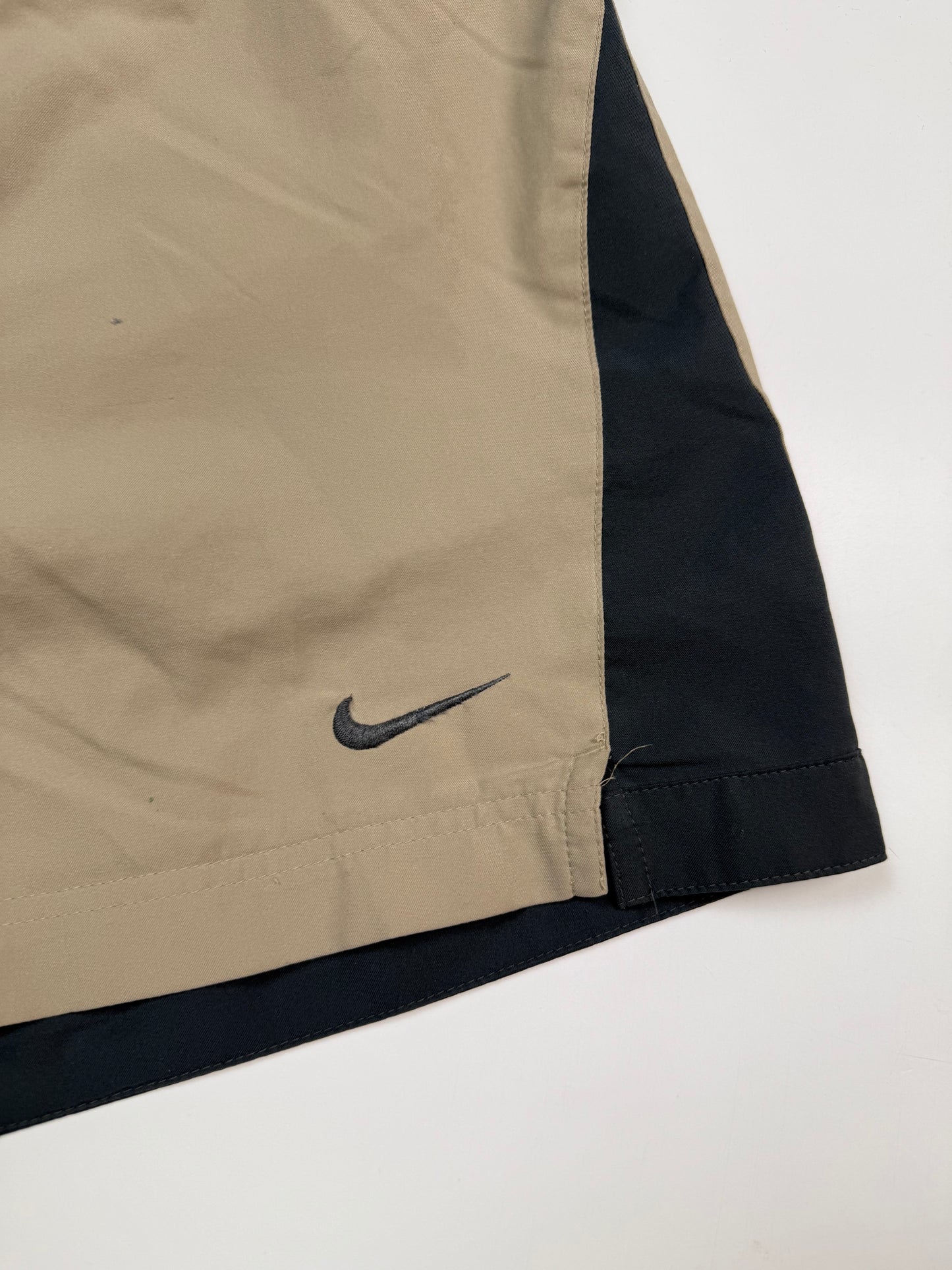 Vintage Barcelona 2003-05 Nike away football shorts (M)
