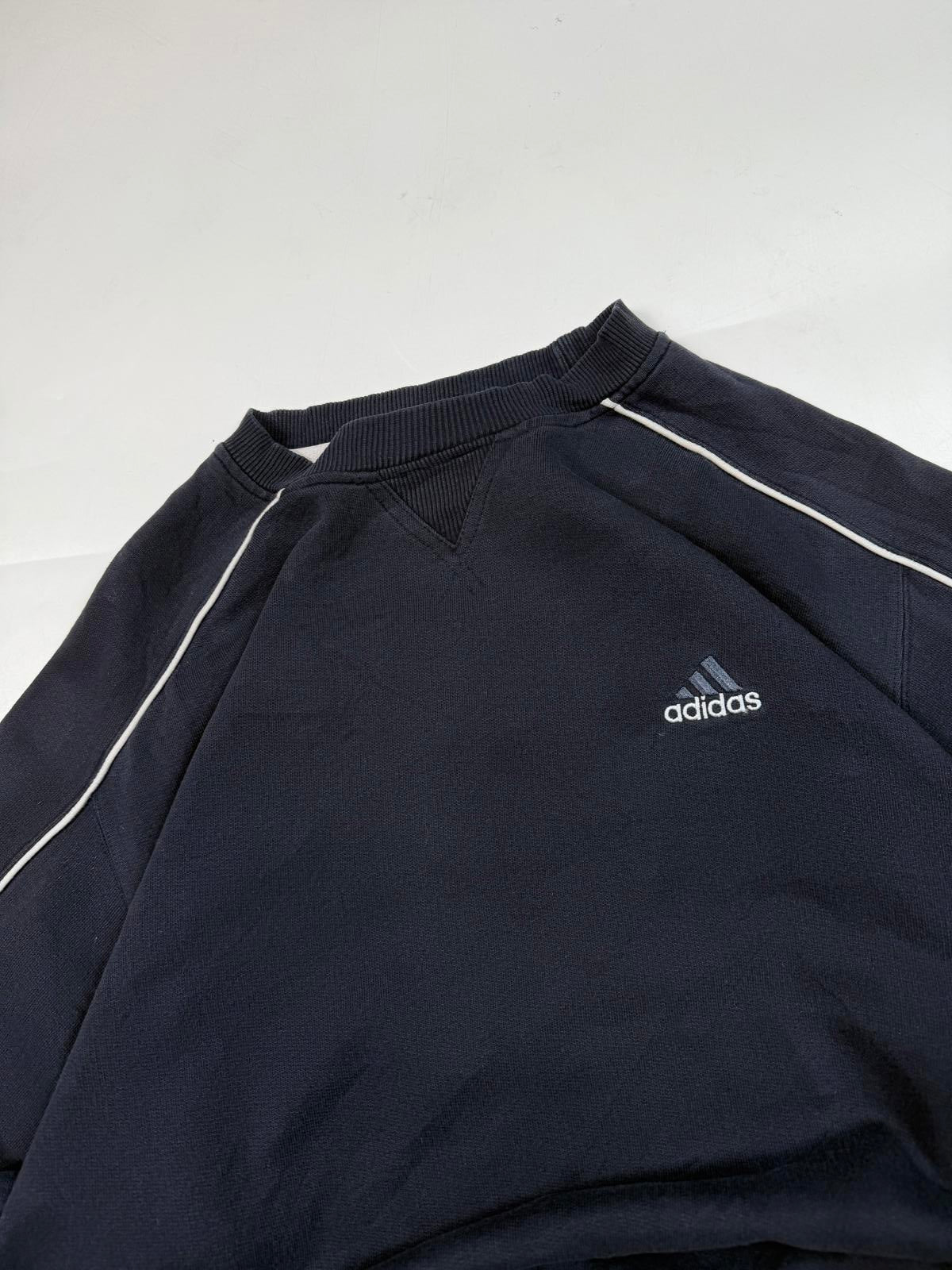 Vintage Adidas small logo sweatshirt (M)