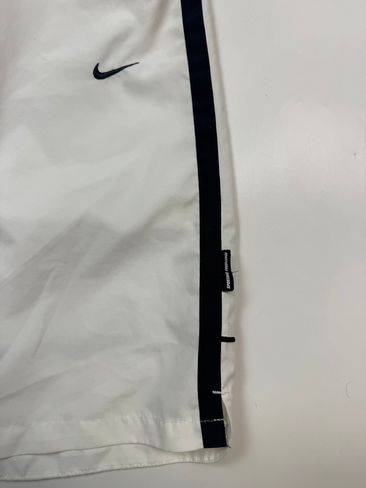 Vintage Nike side stripe baggy sport shorts (M)