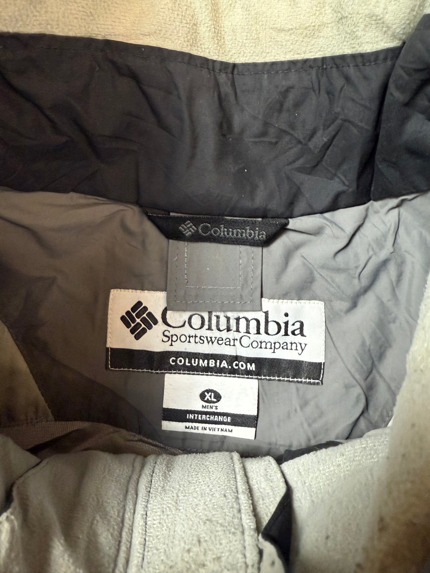 Vintage Columbia rain jacket (XL)