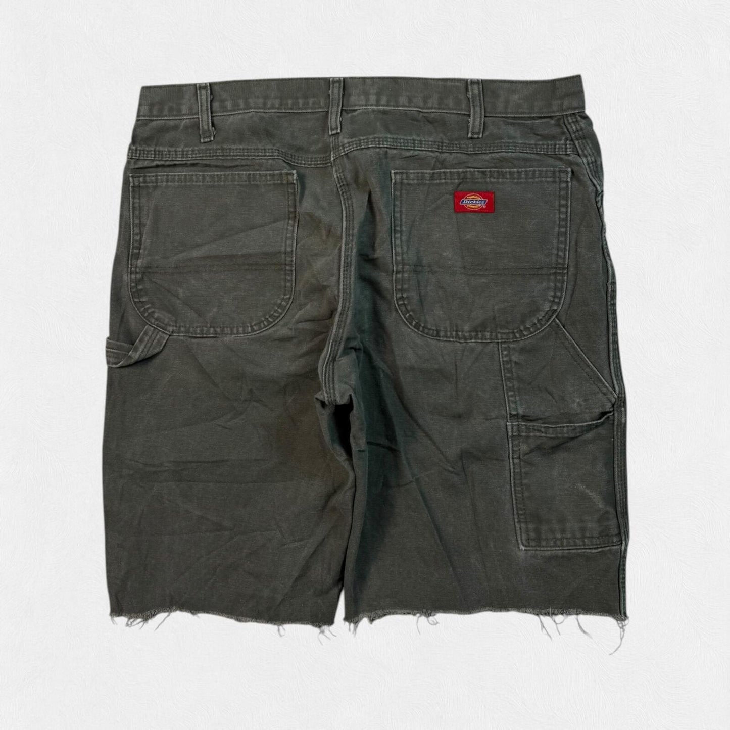 Vintage Dickies baggy carpenter shorts (W36)
