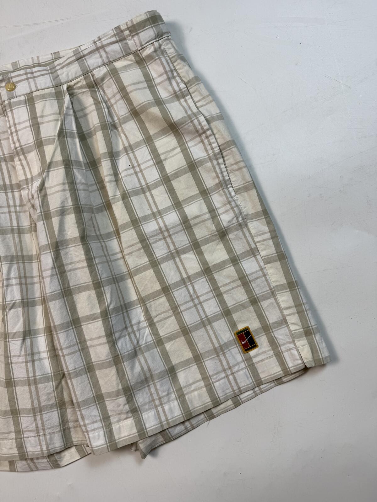 Vintage 90s Nike court checkered shorts (w36)