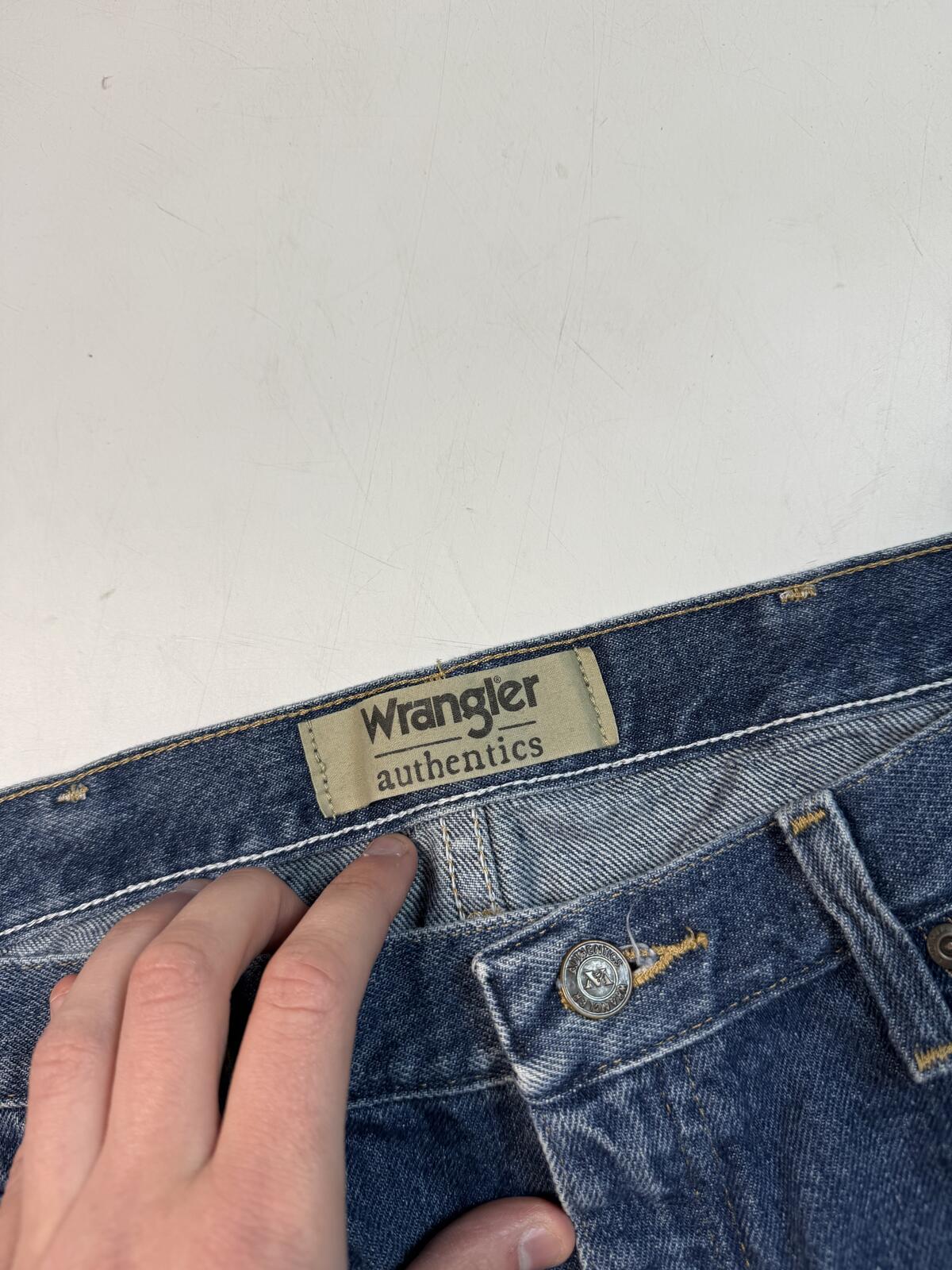 Vintage Wrangler baggy denim jean jorts shorts (W38)