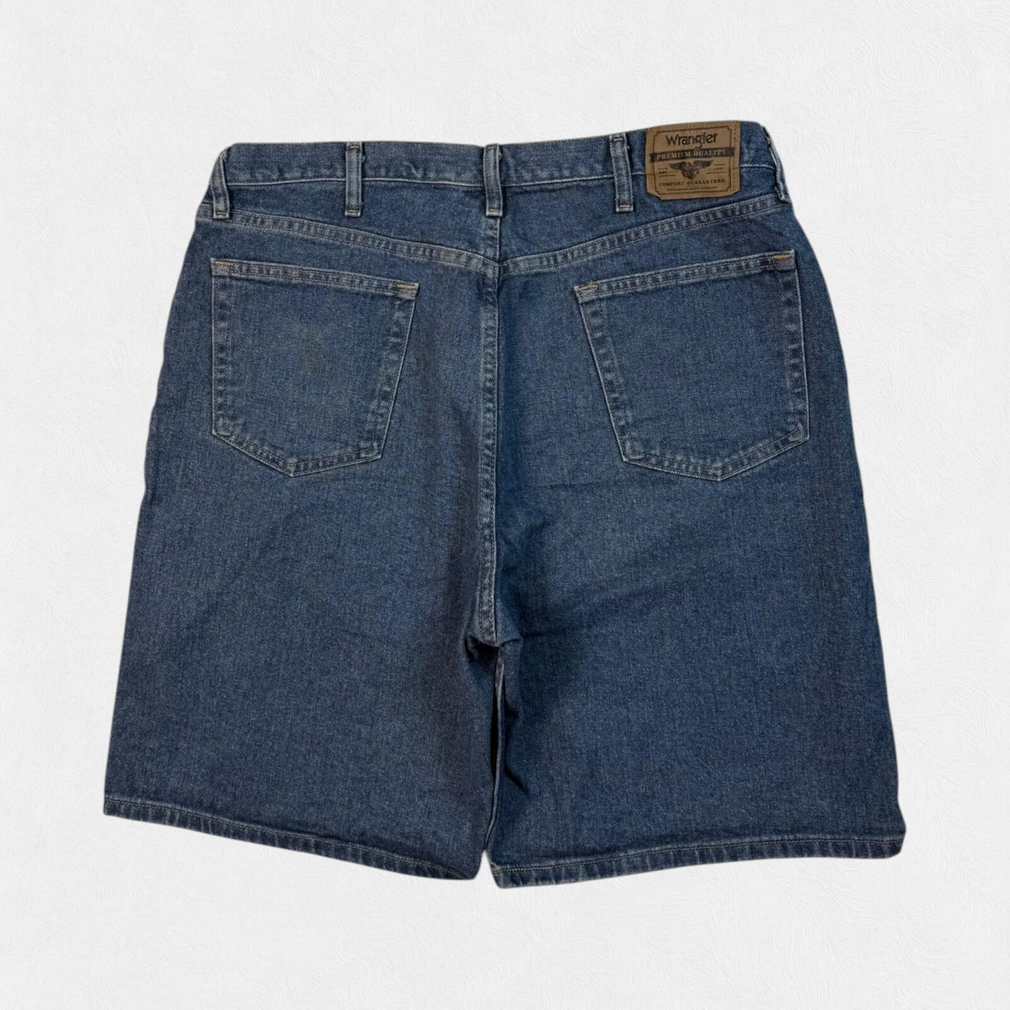 Wrangler baggy denim jean jorts shorts (W38)