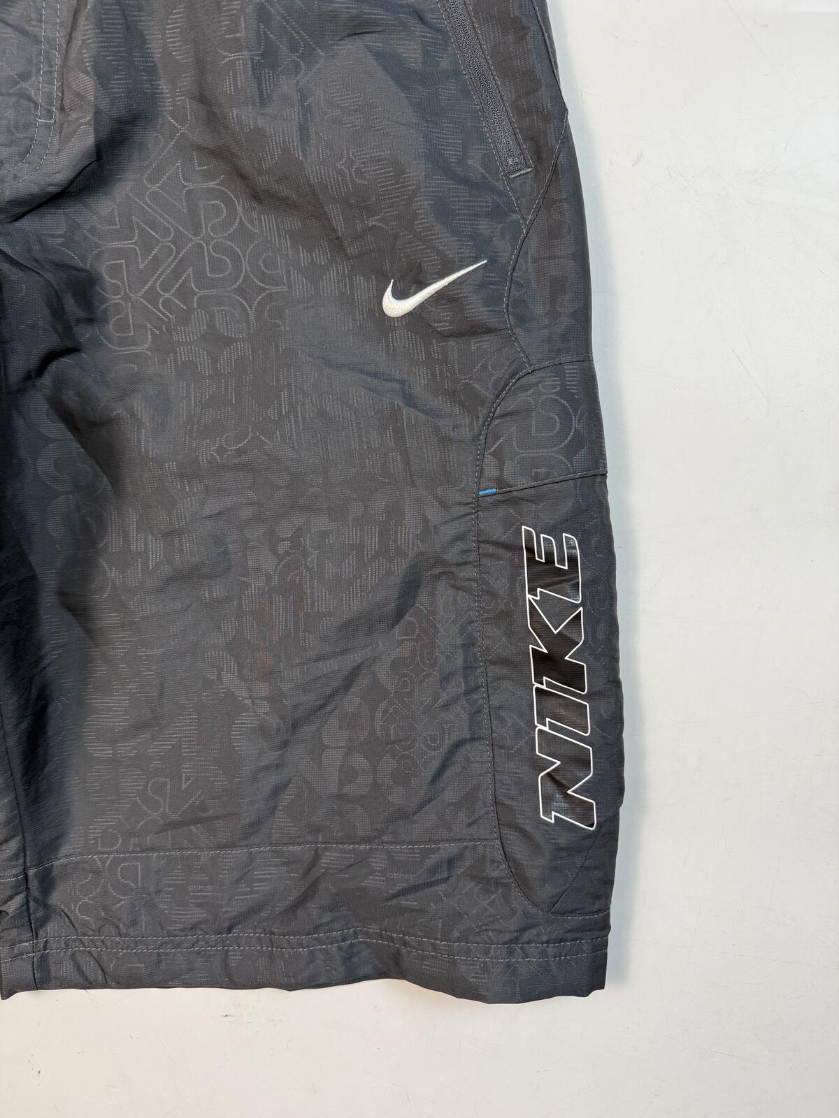 Vintage Nike baggy sport shorts (M)