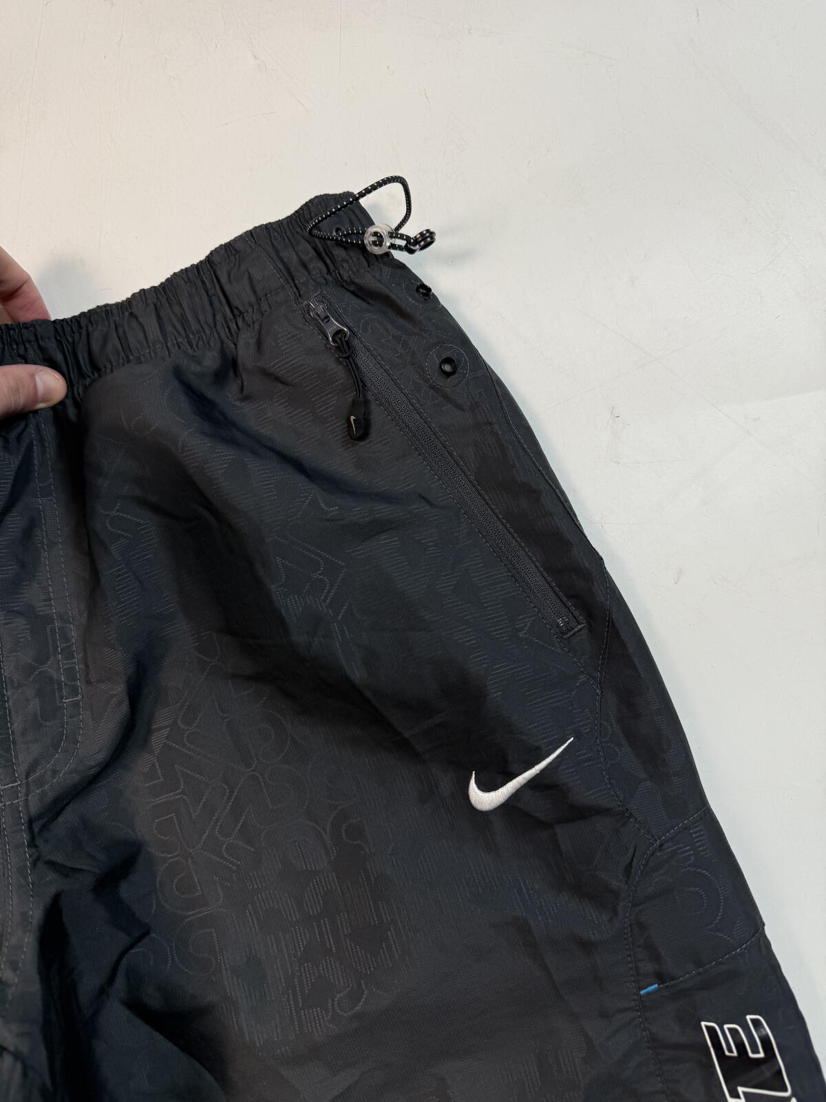 Vintage Nike baggy sport shorts (M)