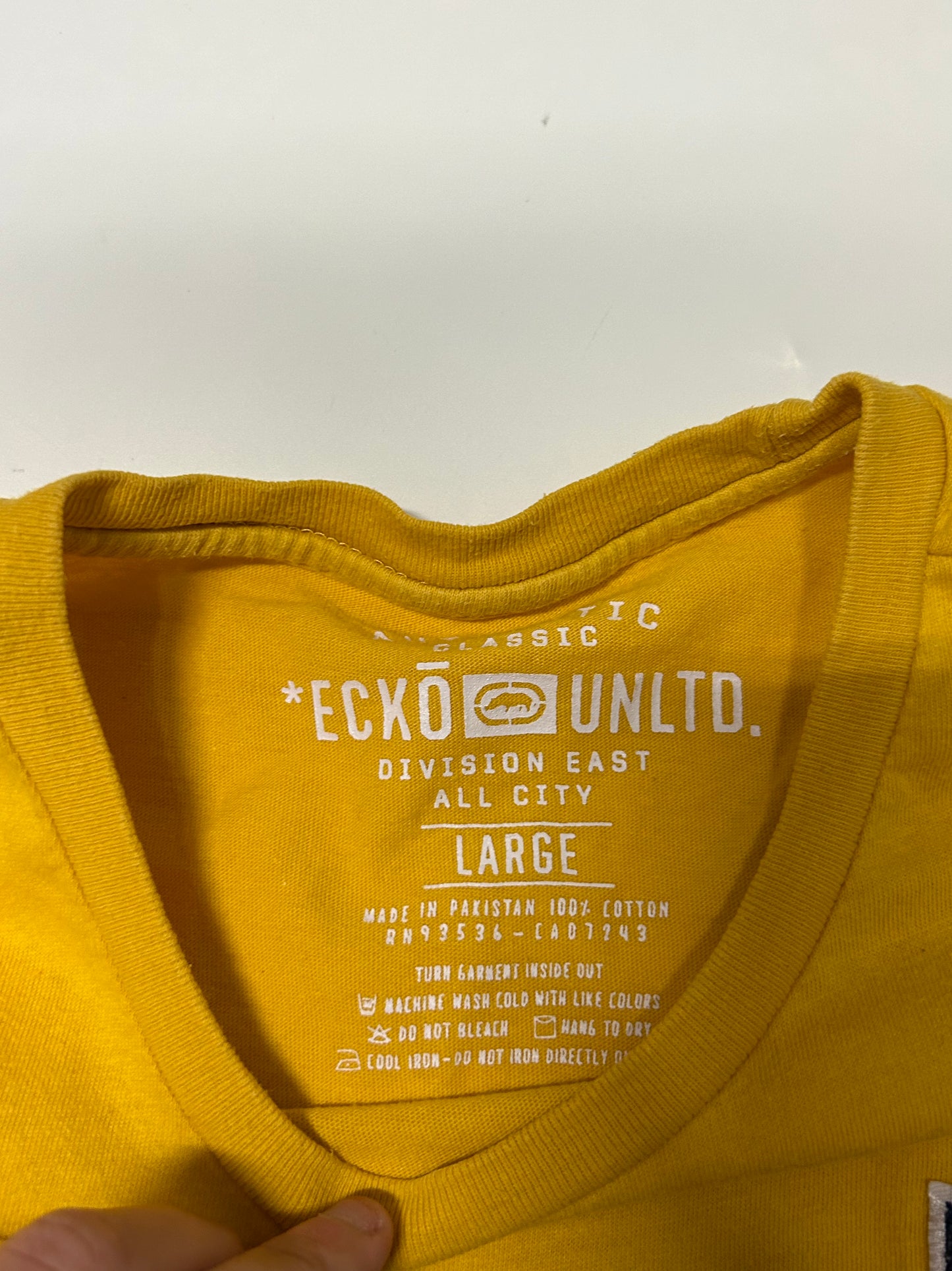 Ecko Unltd spell out tee (L)