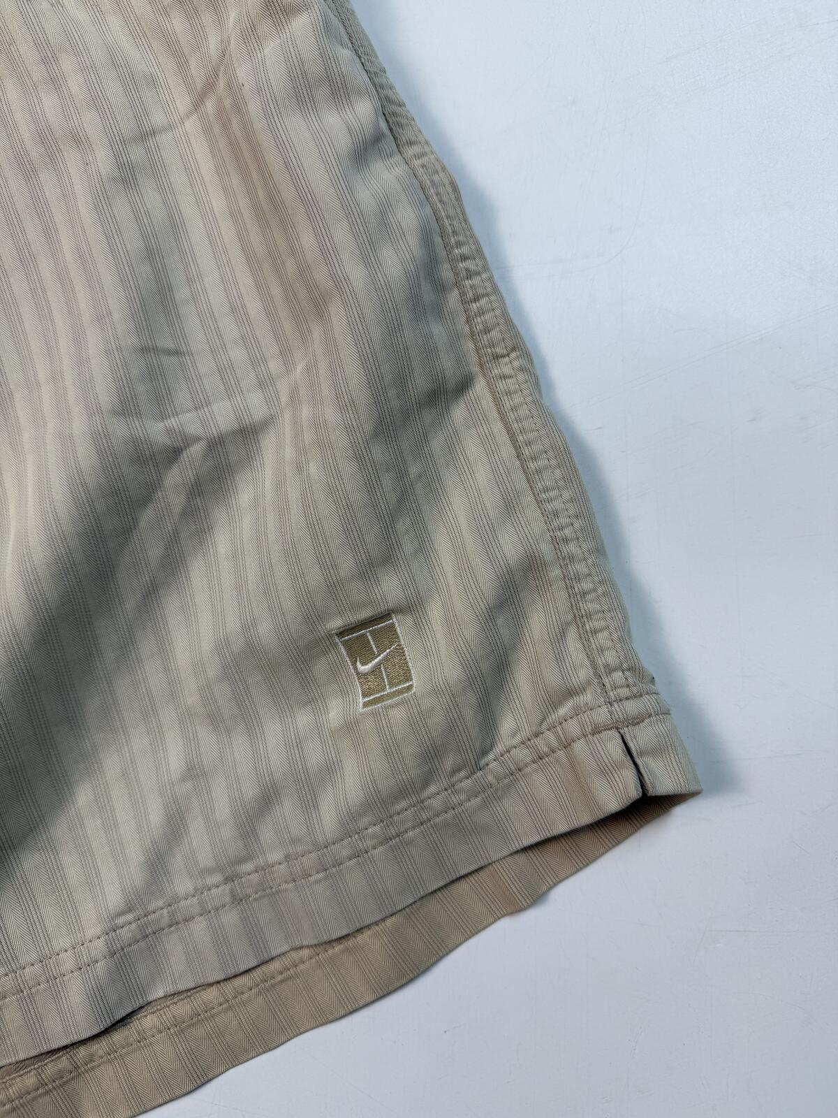 Vintage 90s Nike court baggy shorts (XL)
