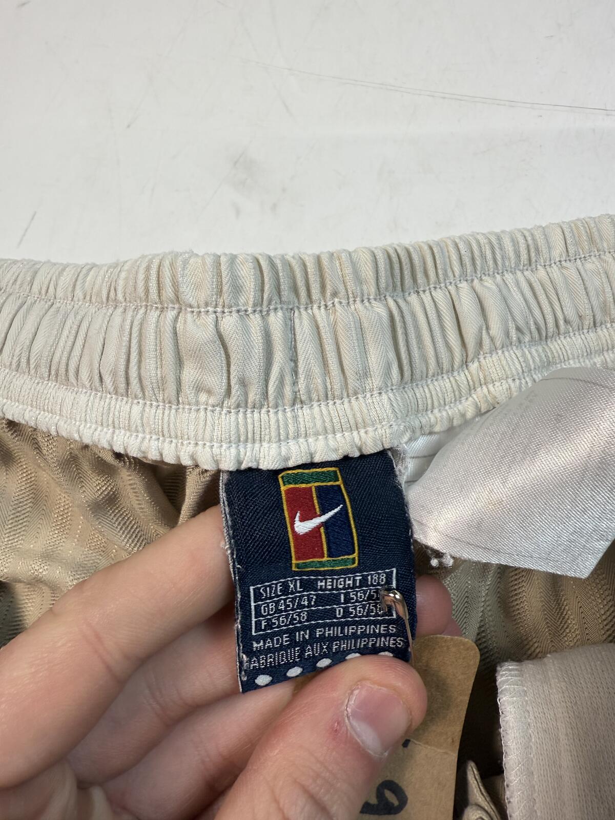 Vintage 90s Nike court baggy shorts (XL)