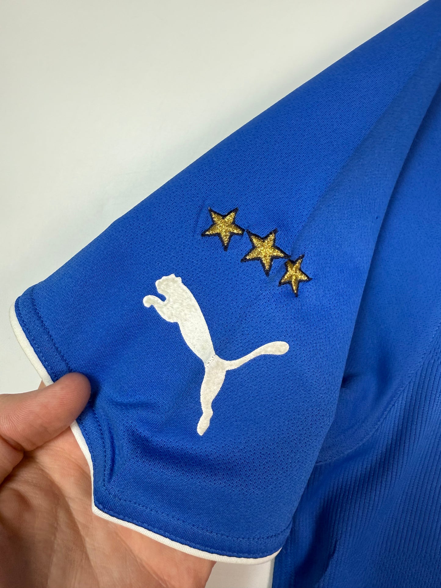 Vintage Italy 2003/04 Puma home football shirt (M)