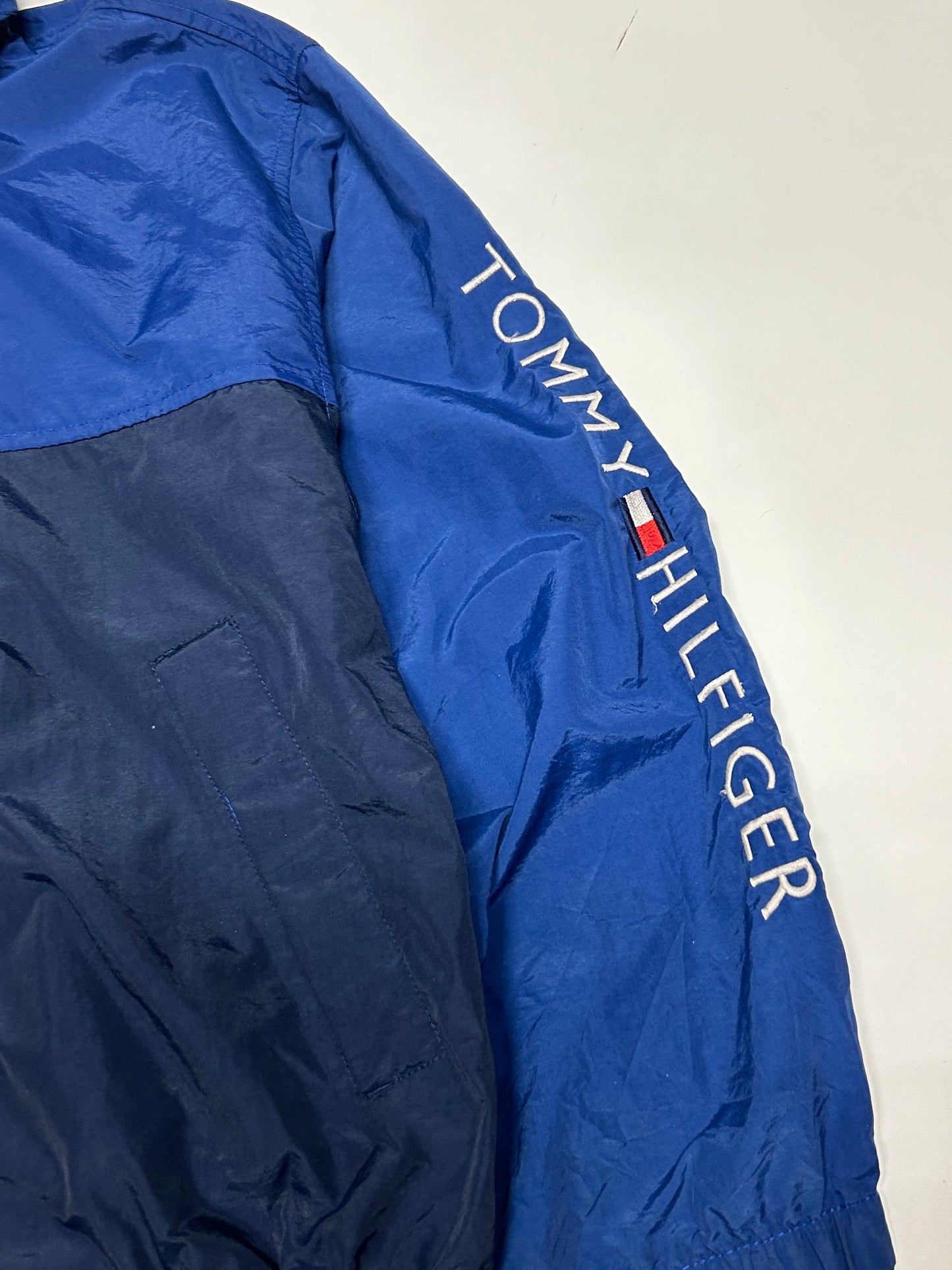 Vintage 90s Tommy Hilfiger spell out jacket (M)