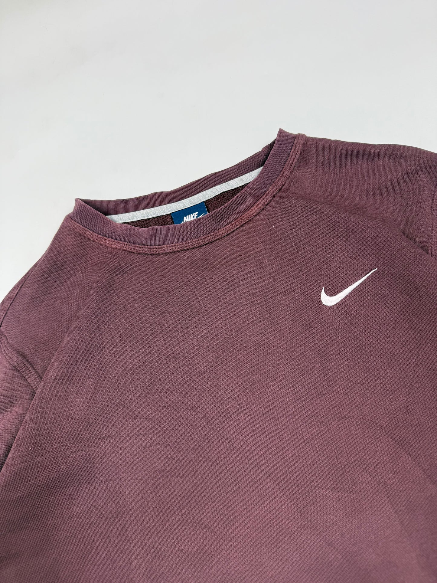 Nike mini swoosh sweatshirt (L)