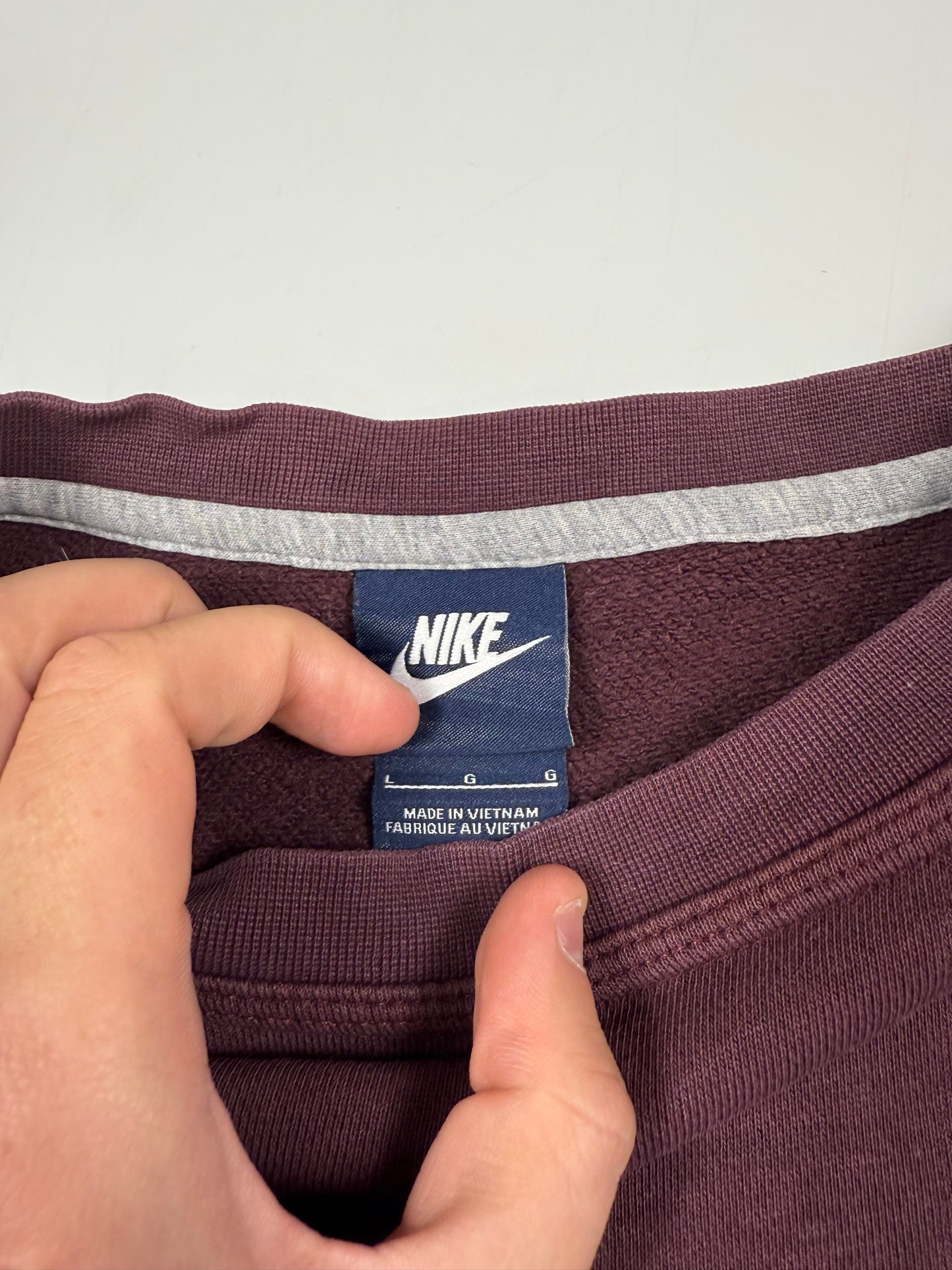 Nike mini swoosh sweatshirt (L)