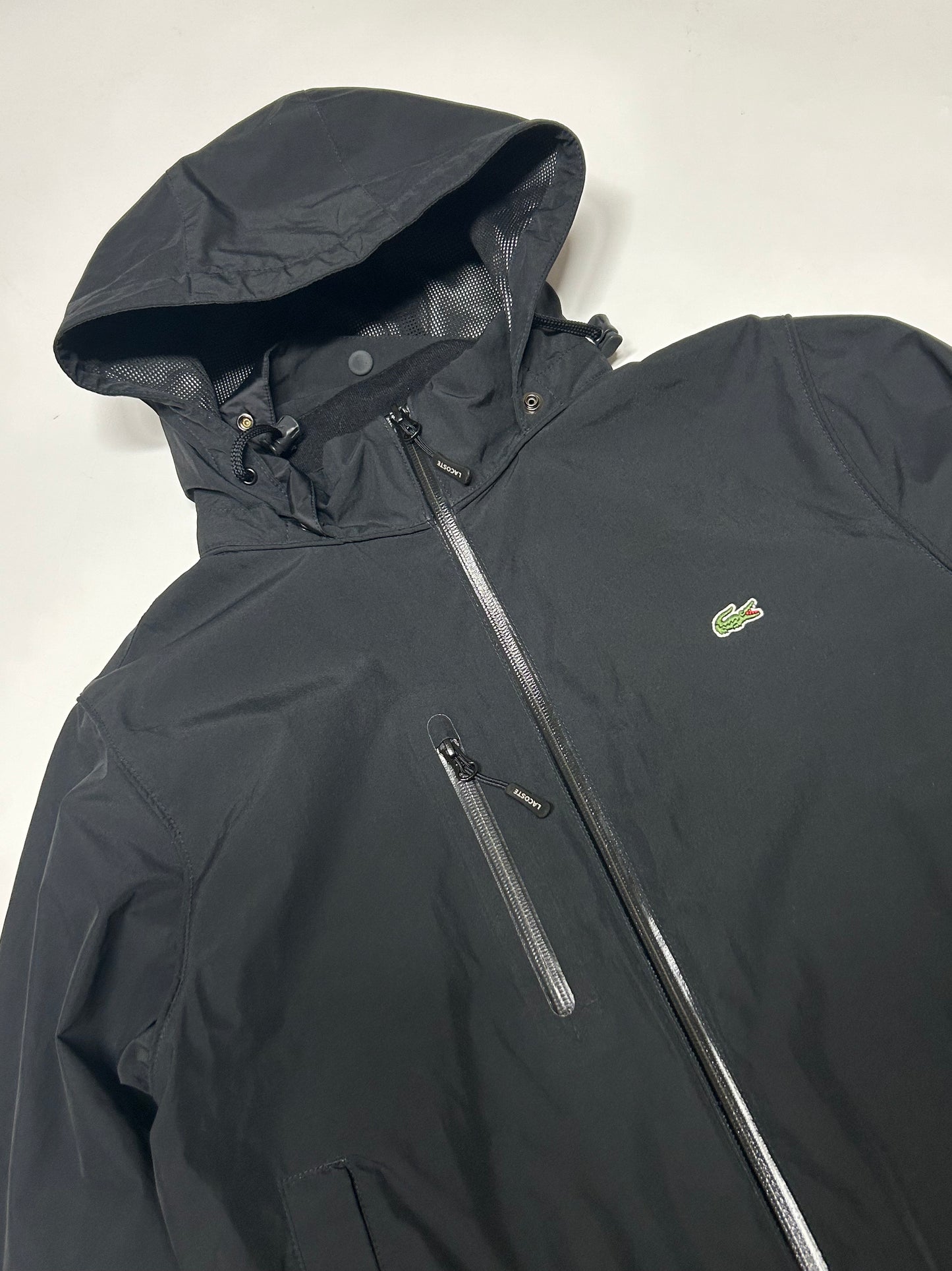 Lacoste sport waterproof rain jacket (M)