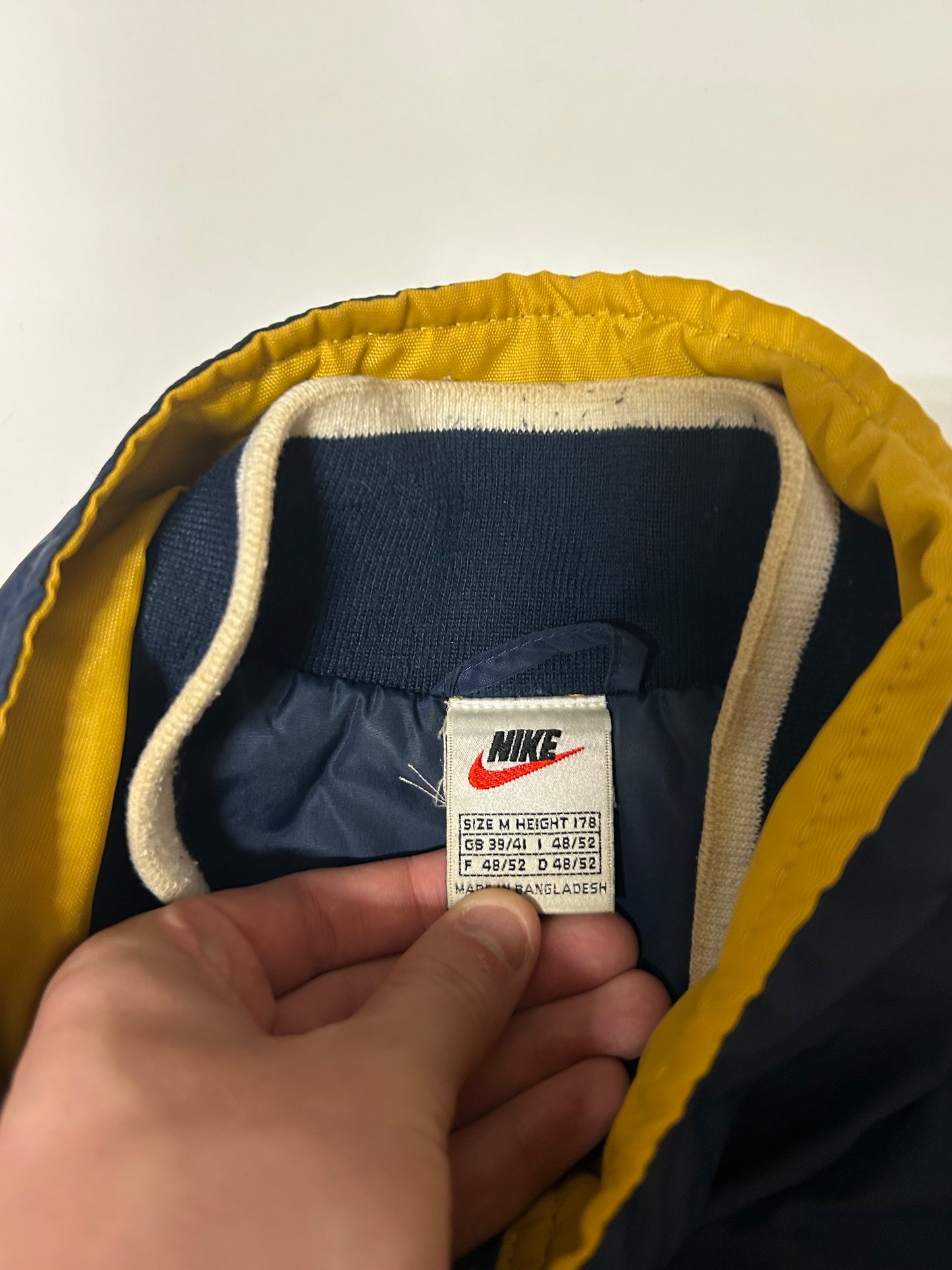 Vintage 90s Nike spell out jacket (M)
