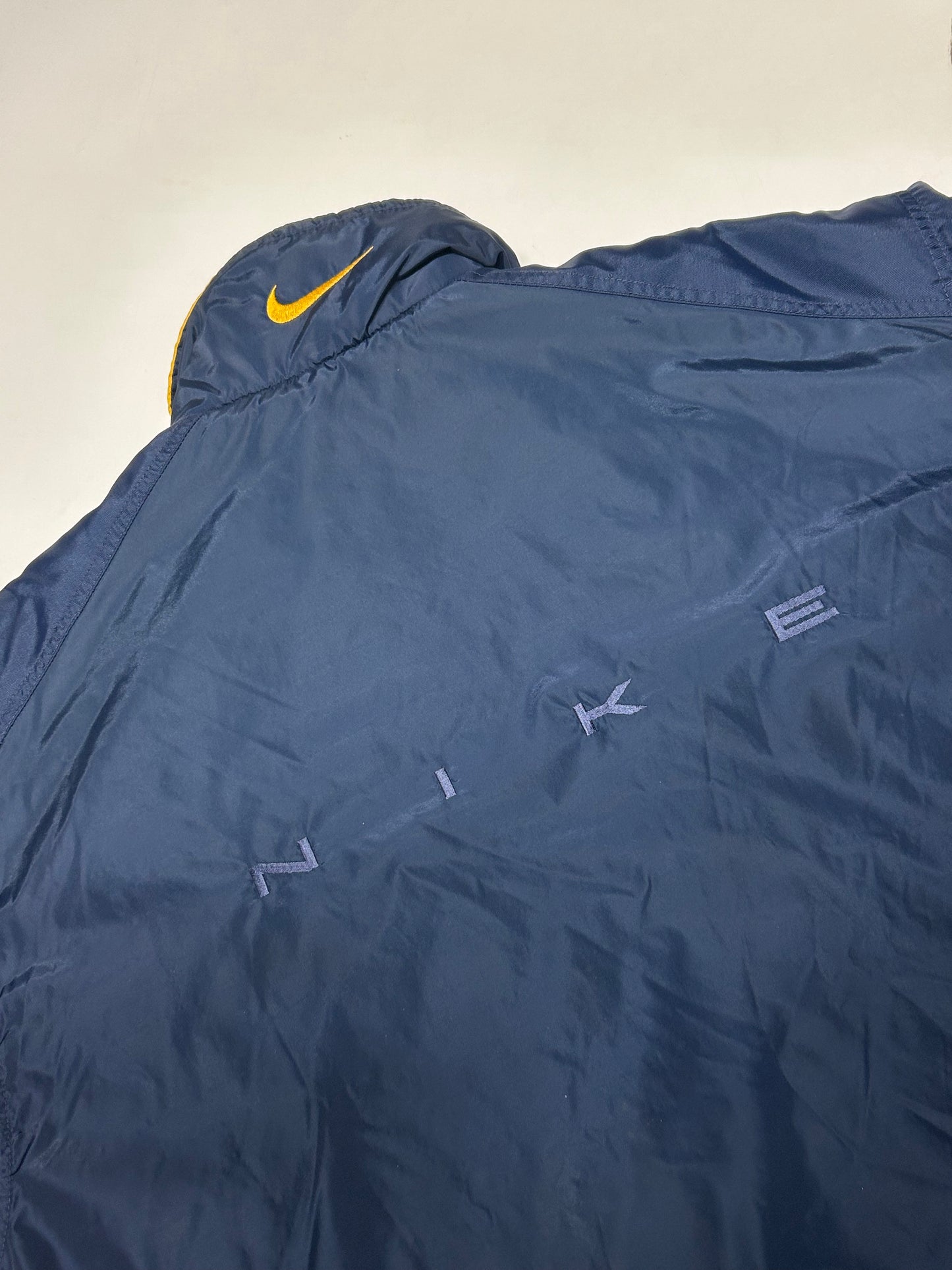 Vintage 90s Nike spell out jacket (M)
