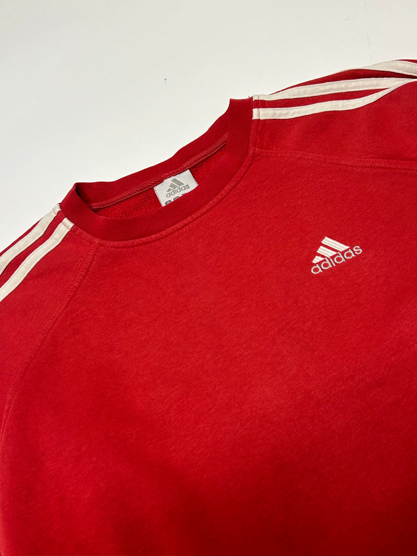 Vintage Adidas small logo sweatshirt (XS)