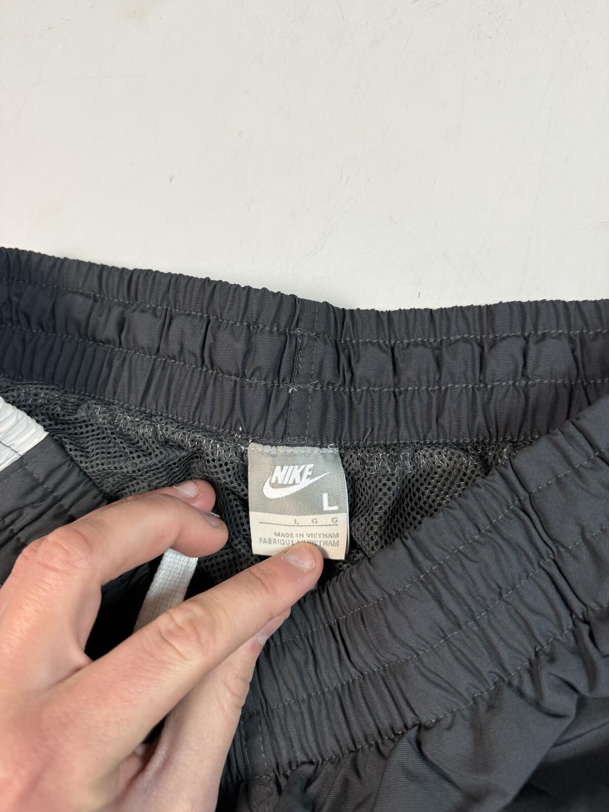 Vintage Nike side stripe baggy track pants (L)