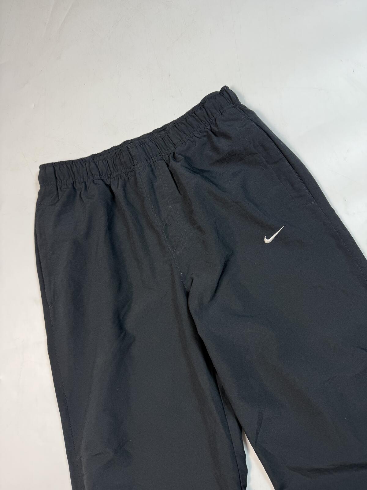 Vintage Nike baggy track pants (M)