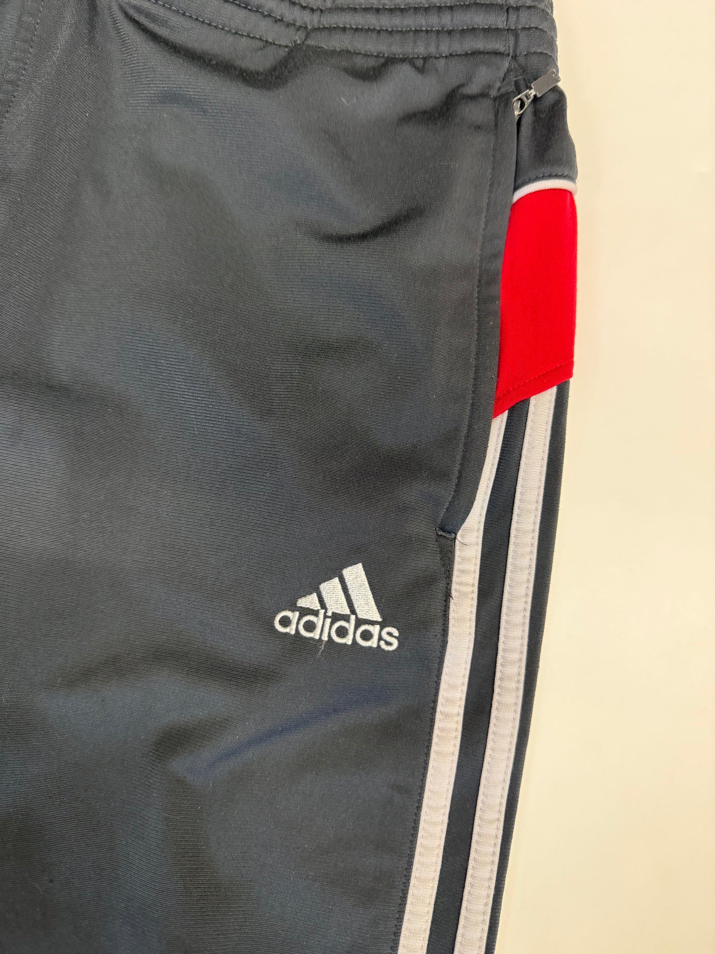 Vintage Adidas baggy track pants (S)