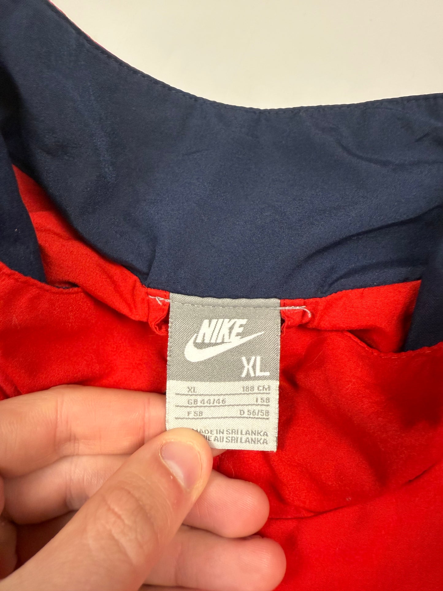 Vintage Nike mini swoosh track jacket (XL)