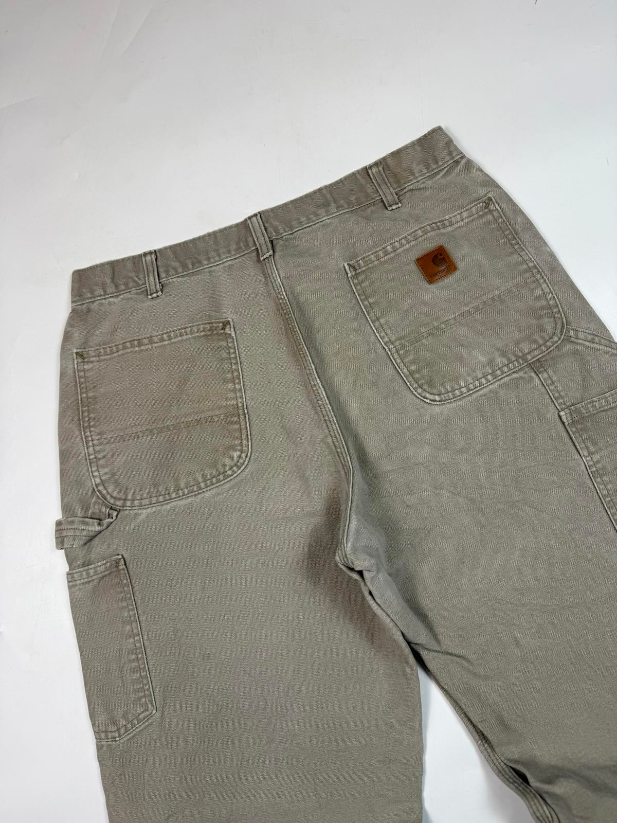 Carhartt baggy carpenter pants (W34)