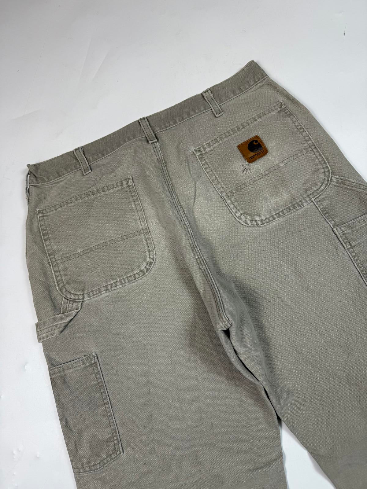 Vintage Carhartt baggy carpenter pants (W36)