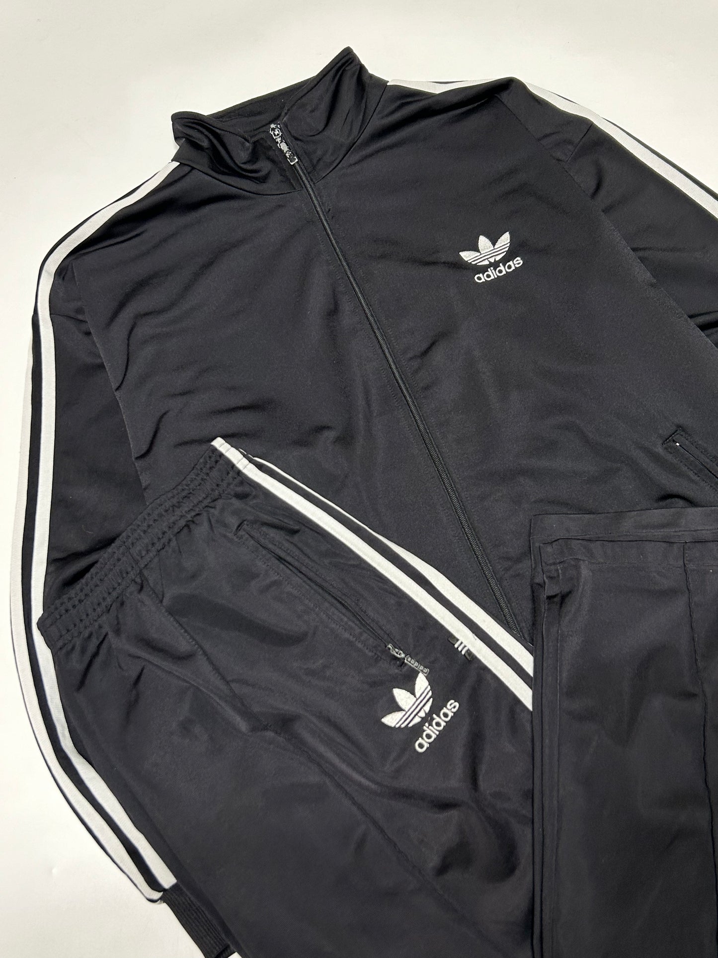Vintage 90s Adidas originals full tracksuit (L)