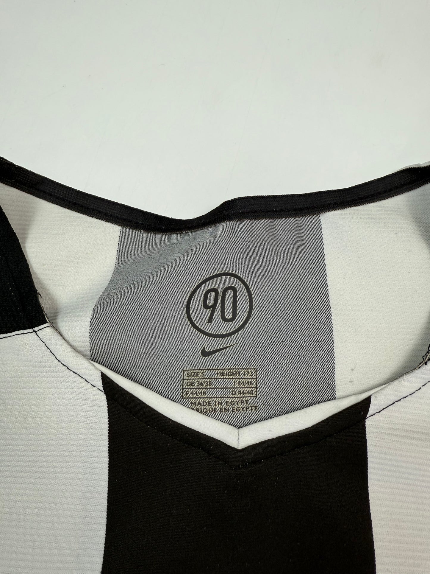 Vintage Juventus 2004/05 Nike home football shirt (S)