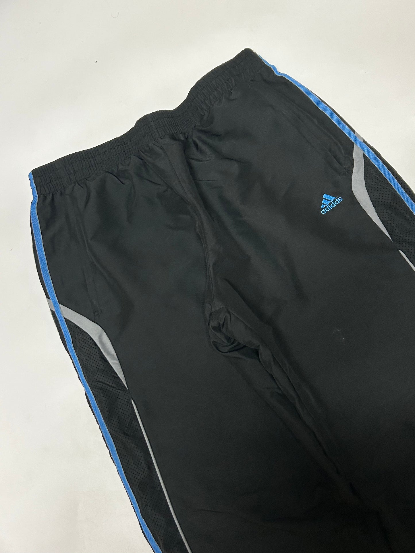 Vintage Adidas baggy track pants (L)