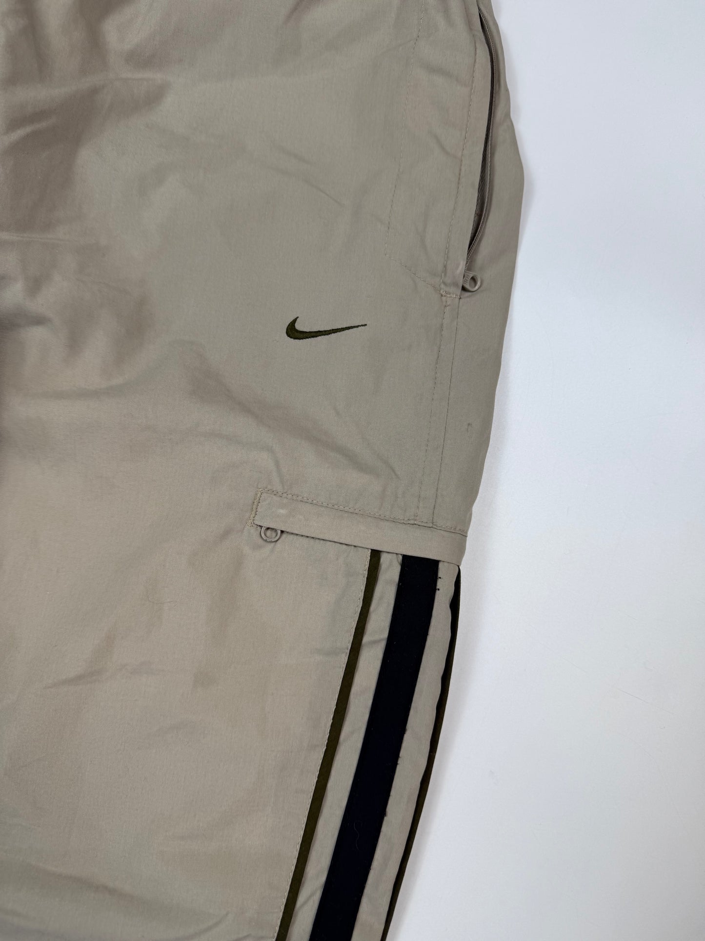 Vintage Nike baggy side stripe track pants (M)