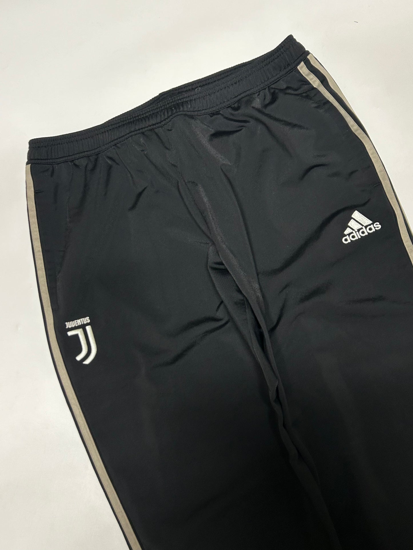 Juventus Adidas track pants (XL)