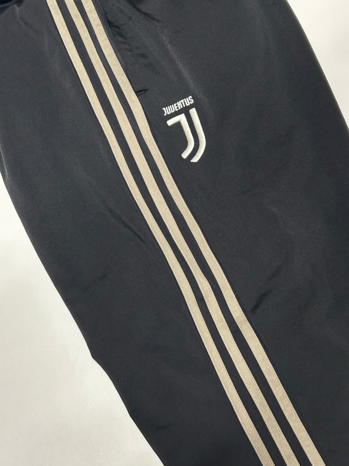 Juventus Adidas track pants (XL)