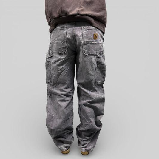 Vintage Carhartt baggy carpenter pants (W33)
