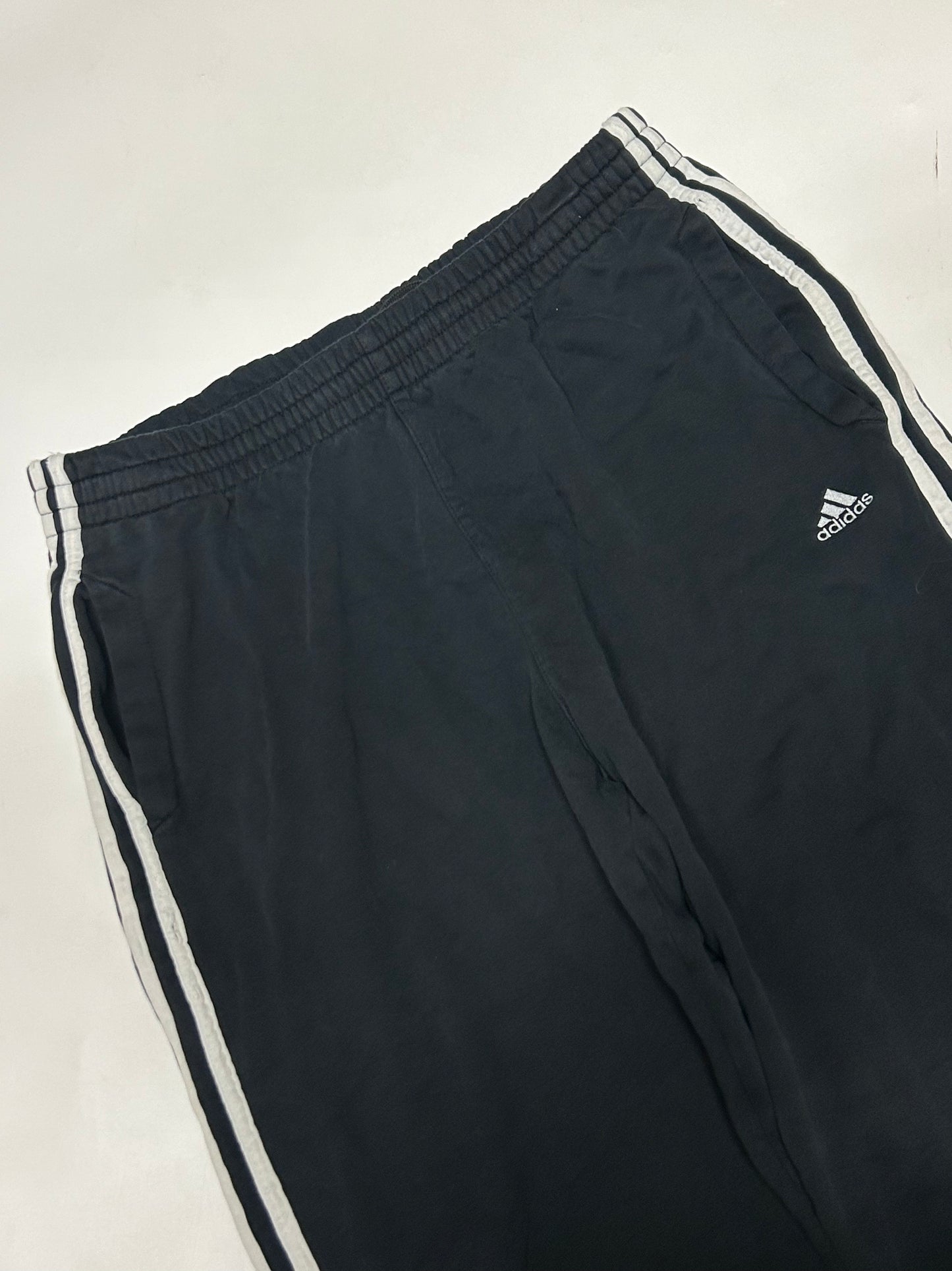 Vintage Adidas baggy joggers (L)