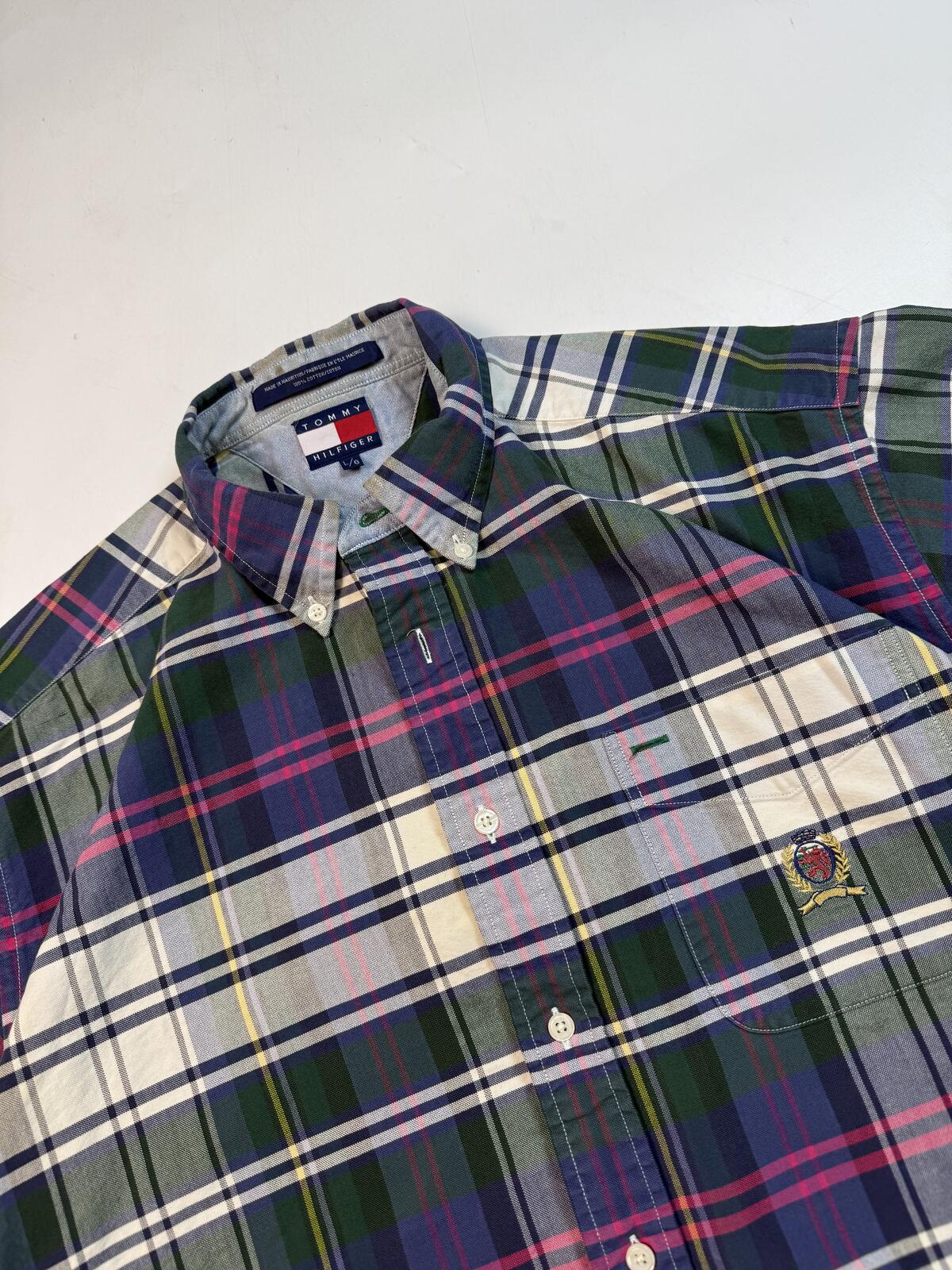 Vintage 90s Tommy Hilfiger checkered short sleeve shirt (L)