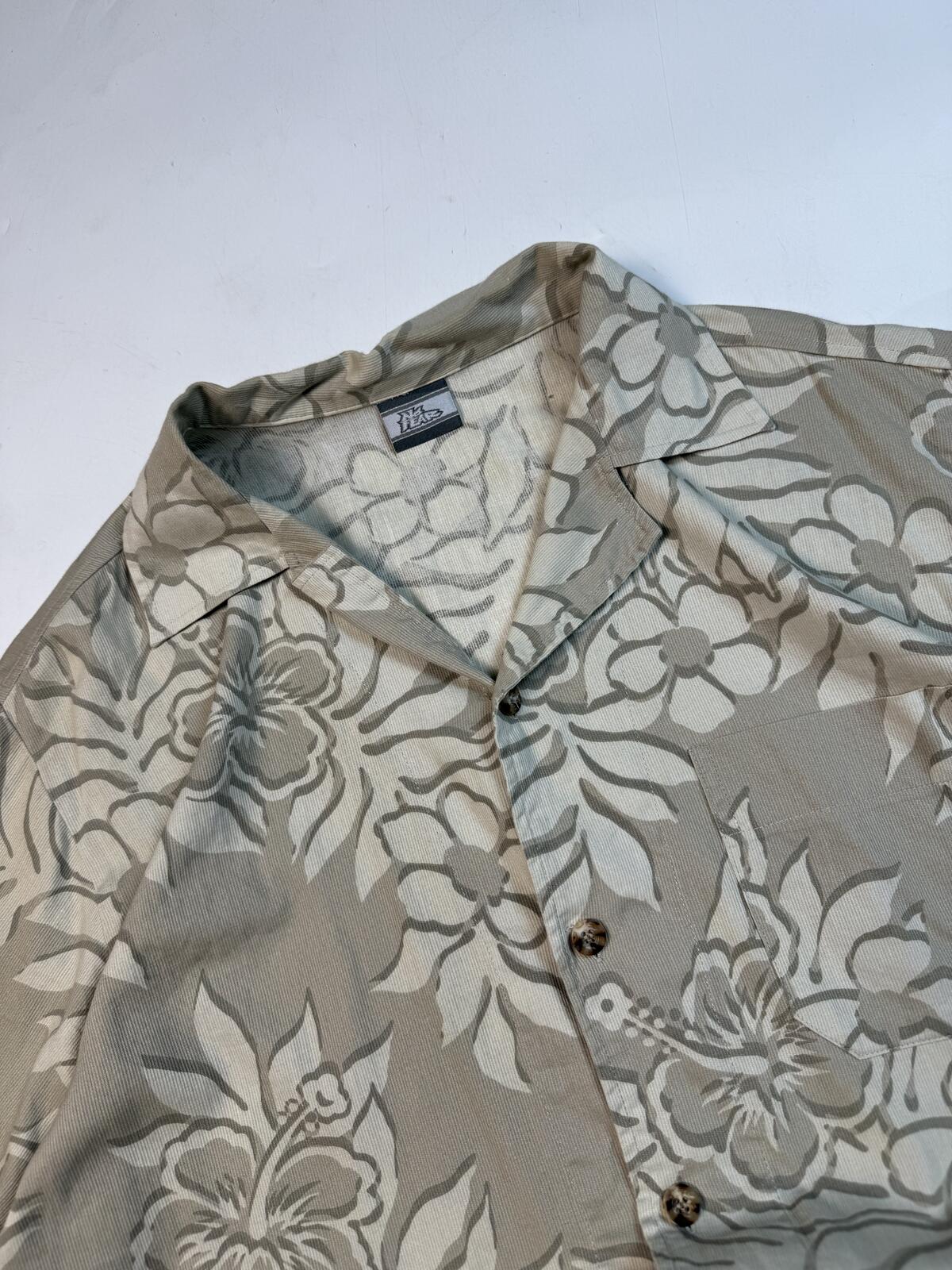 Vintage Y2K No fear floral short sleeve shirt (M)