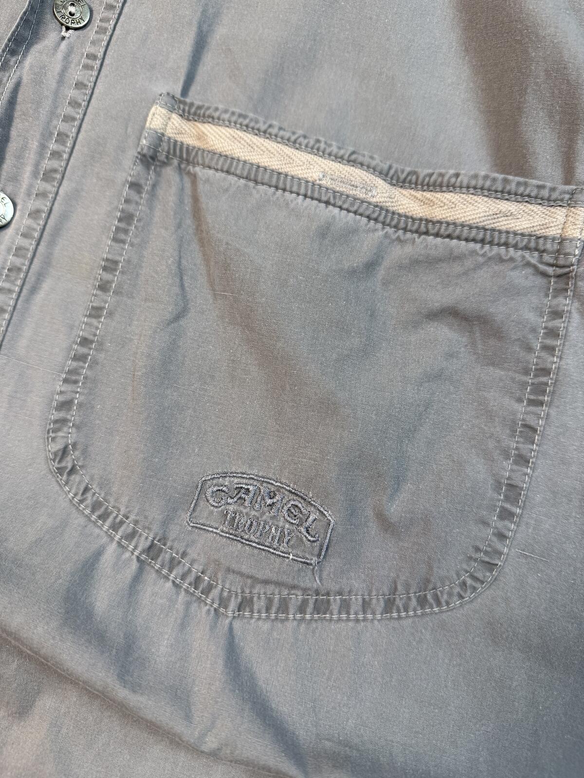 Vintage Y2K Camel short sleeve work shirt (L)