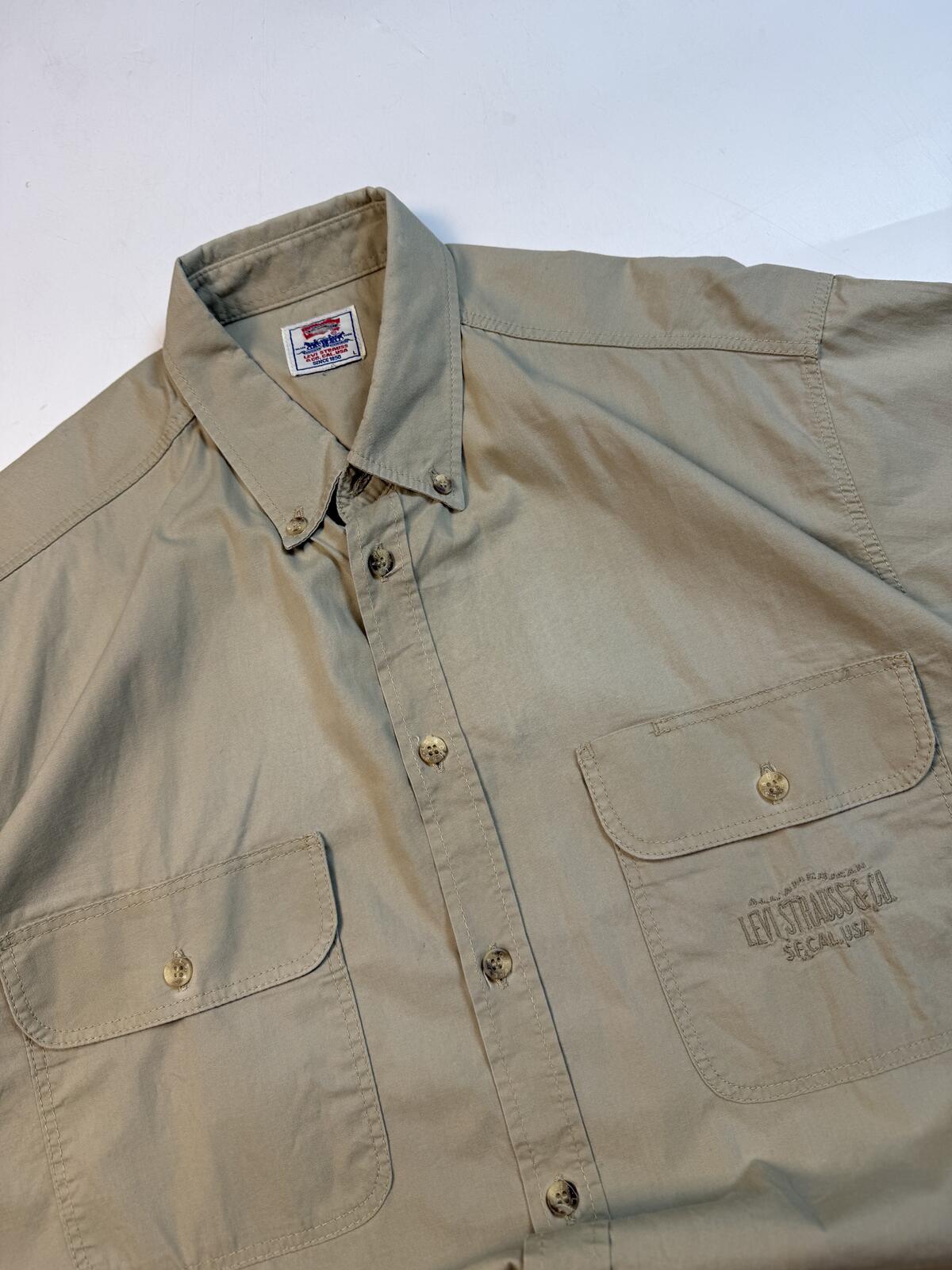 Vintage Levi's strauss short sleeve shirt (L)